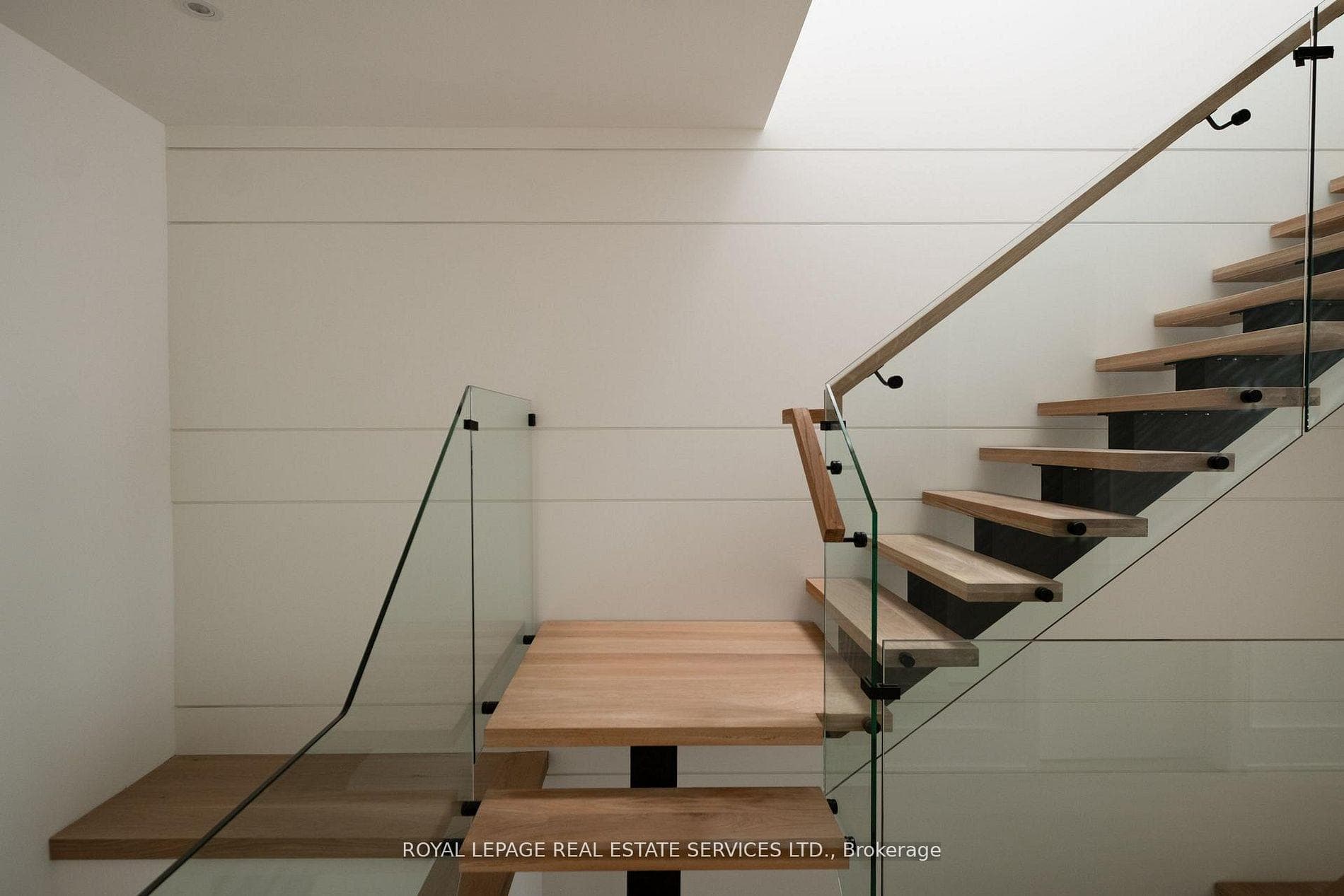 237 Bedford Park Avenue photo 15