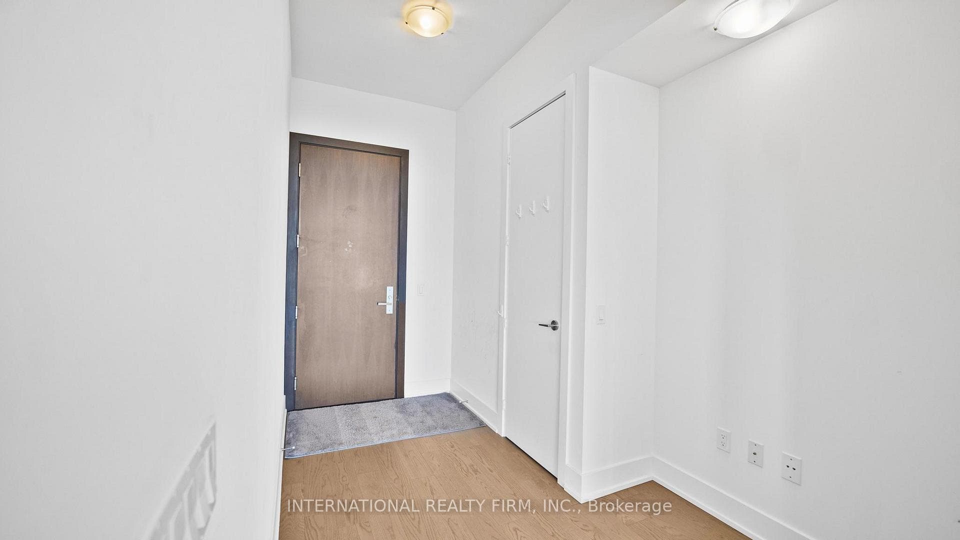 1 Yorkville Avenue Unit 5409 photo 8