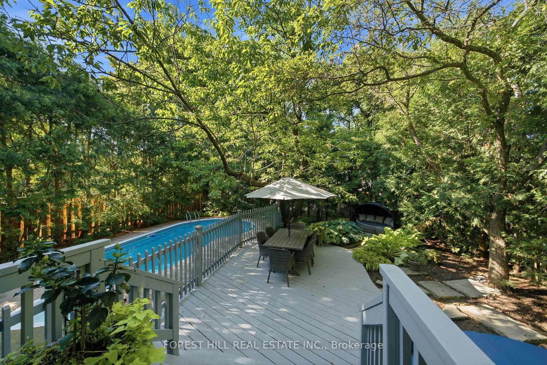 84 Kings College Road photo 32