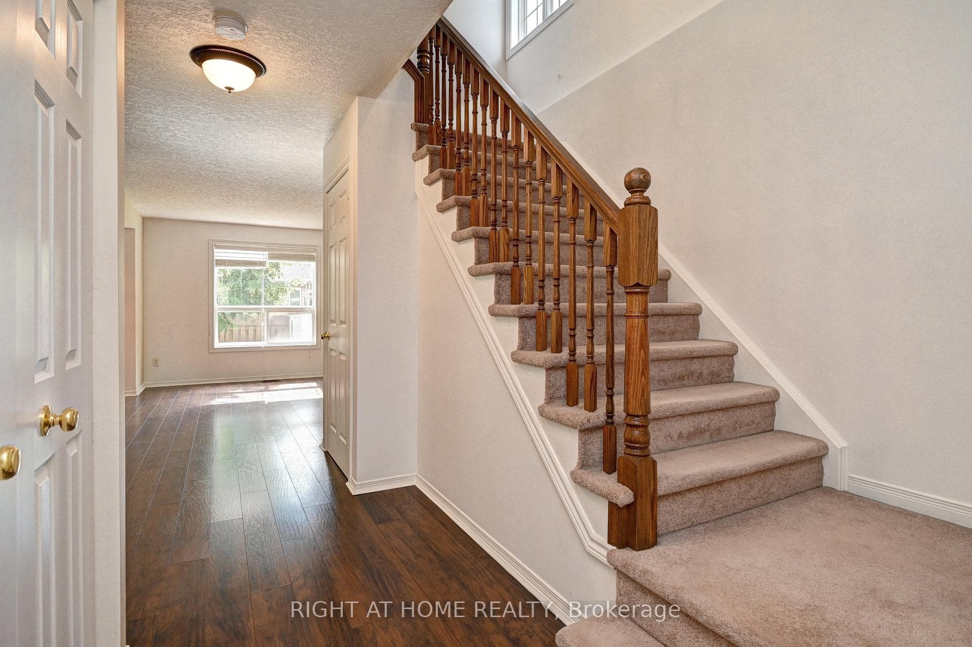 760 Paris Boulevard photo 17