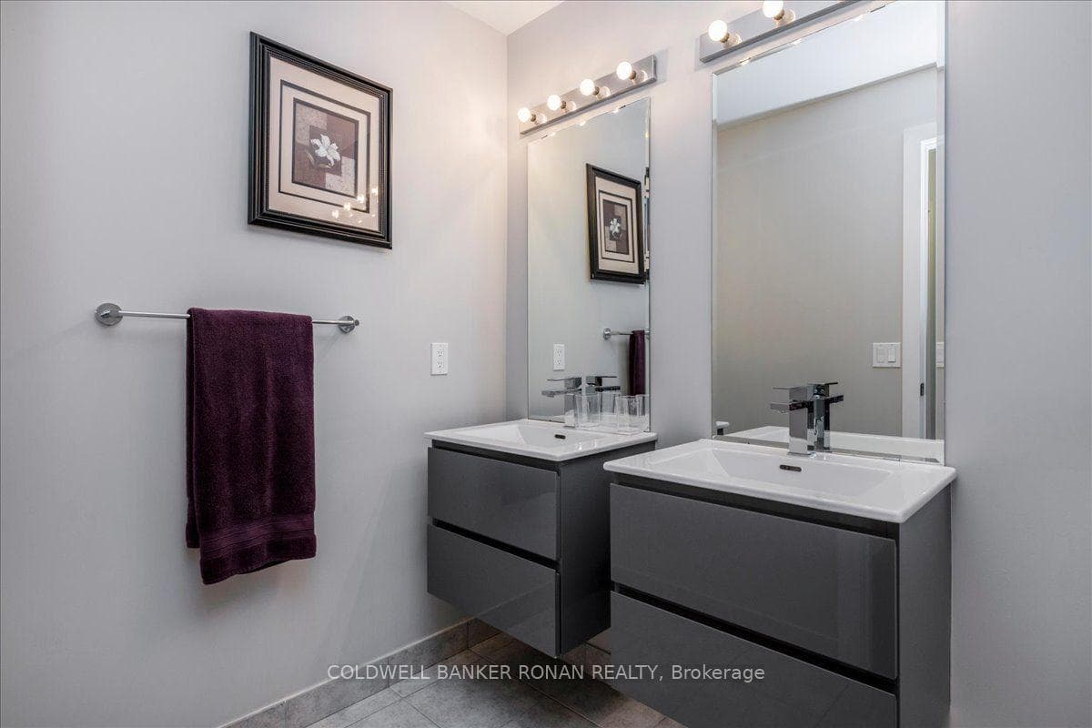69 Boyne Street Unit 310 photo 16