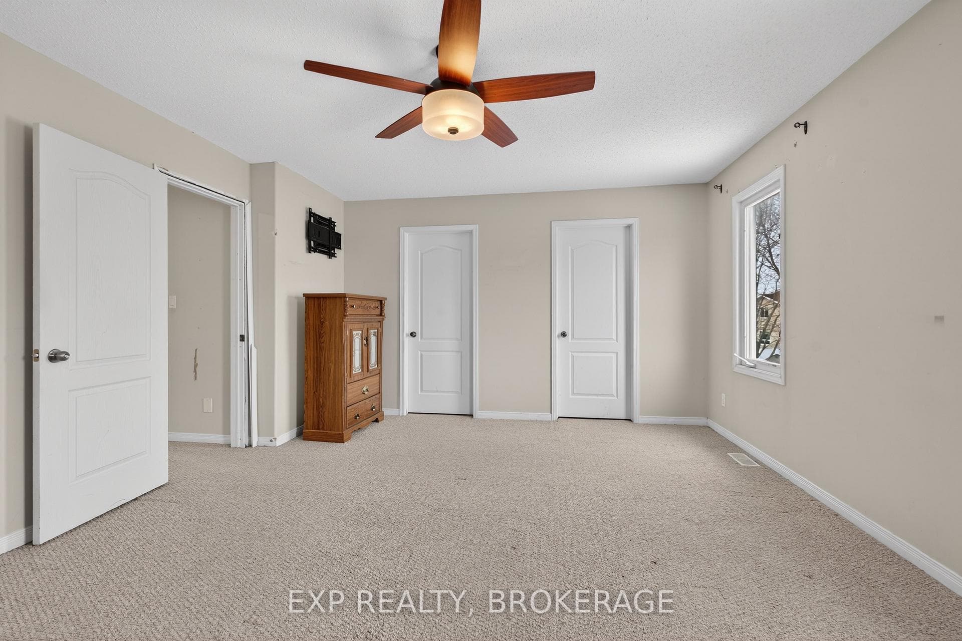 504 ST MARTHA Street photo 20