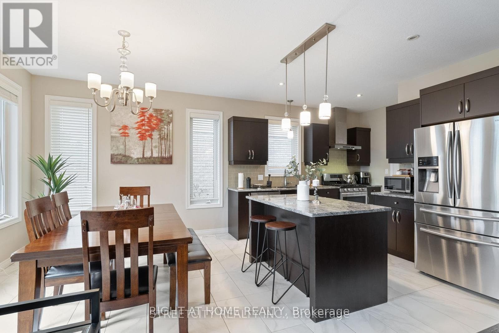 402 TANSBURY Street photo 10