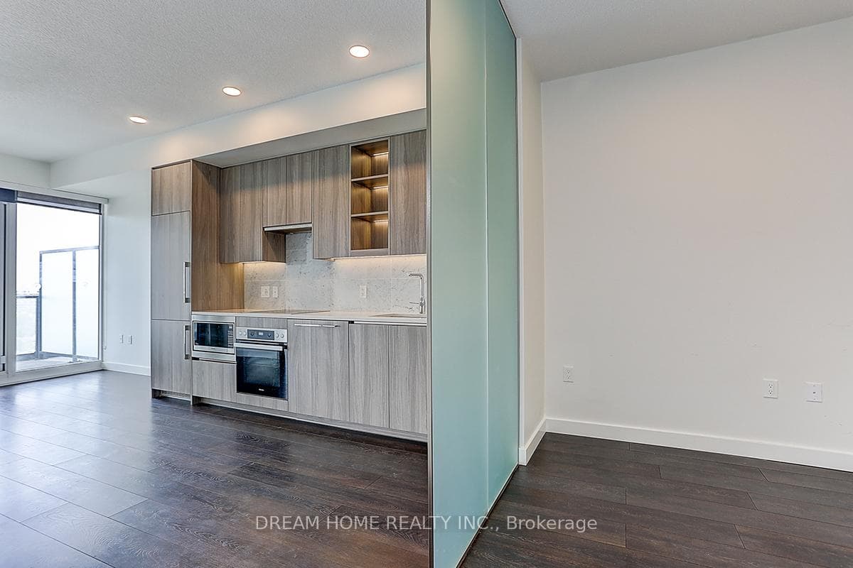 95 Mcmahon Drive Unit 2107 photo 12