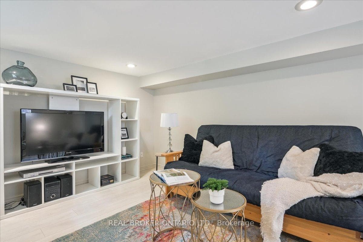 12 Parkview Heights photo 26