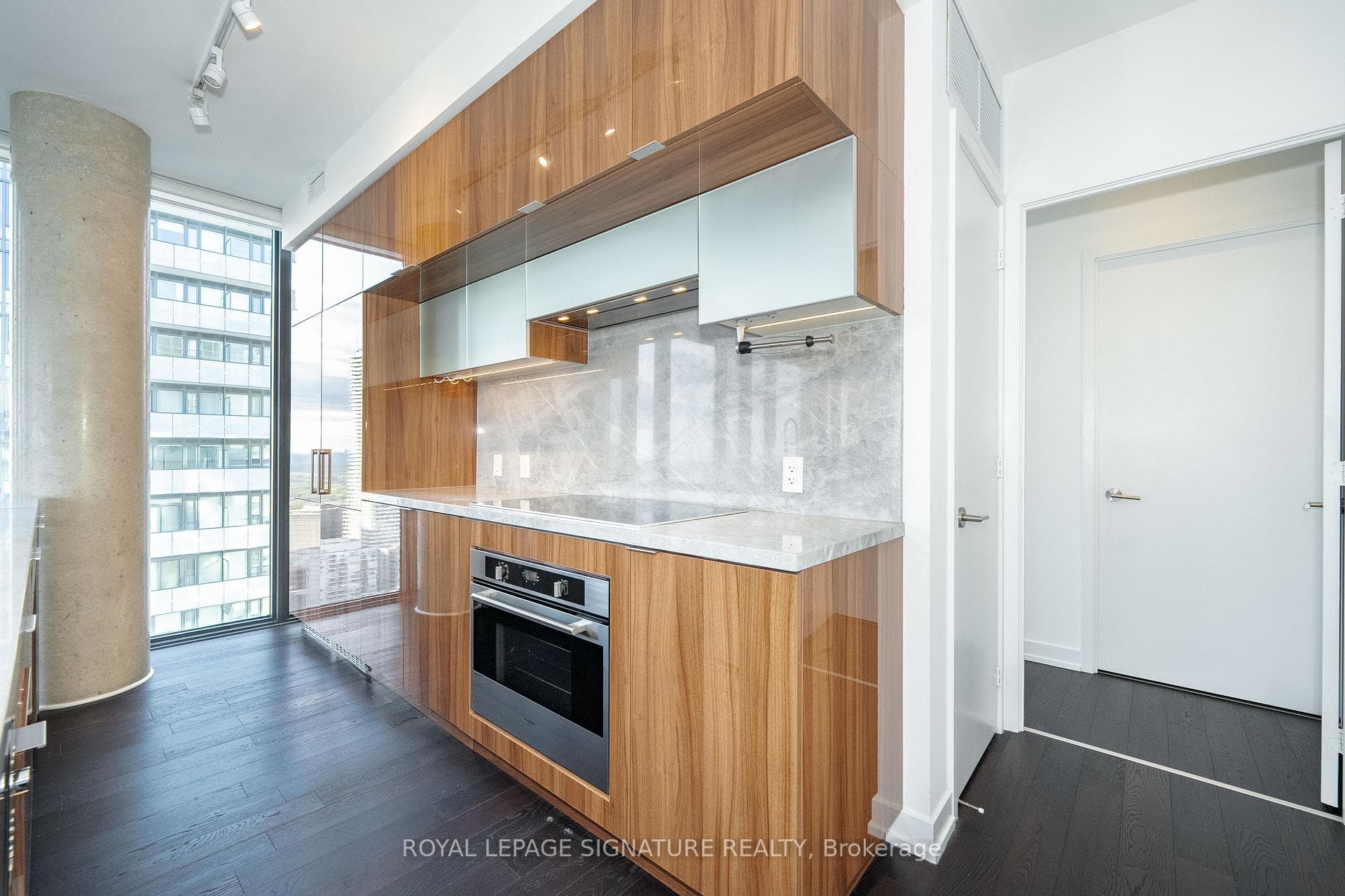 185 Roehampton Avenue Unit PH06 photo 17