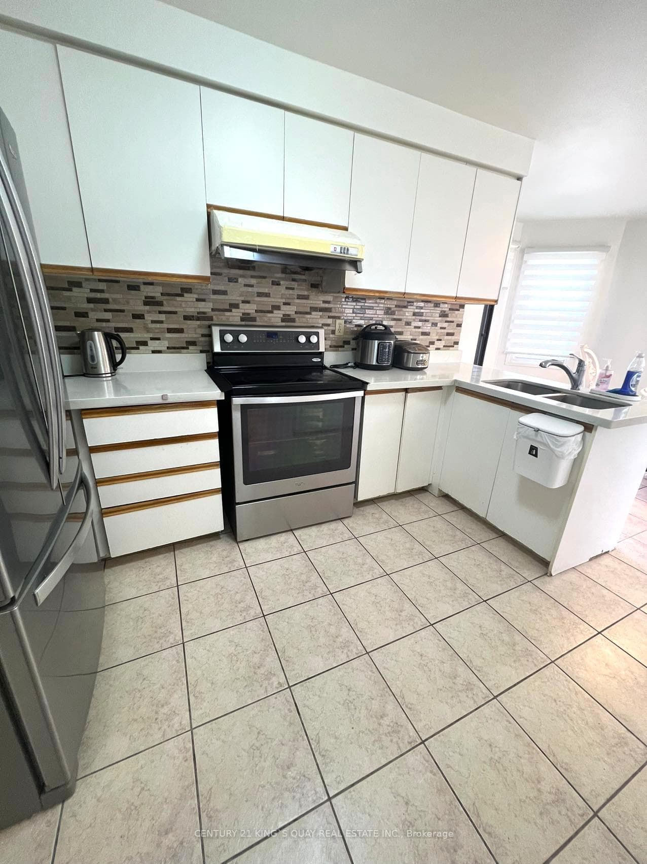 75 Cairns Drive photo 6