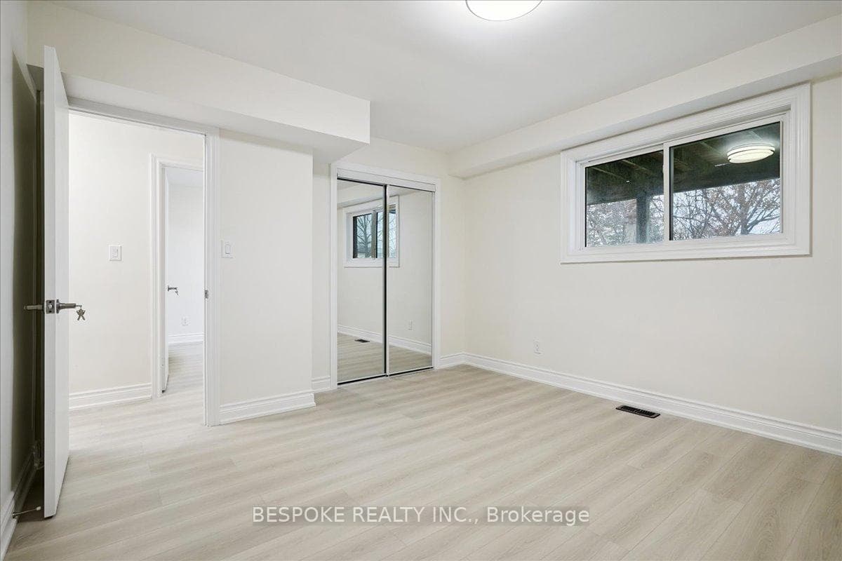 355 Oshawa Boulevard Unit Main photo 15
