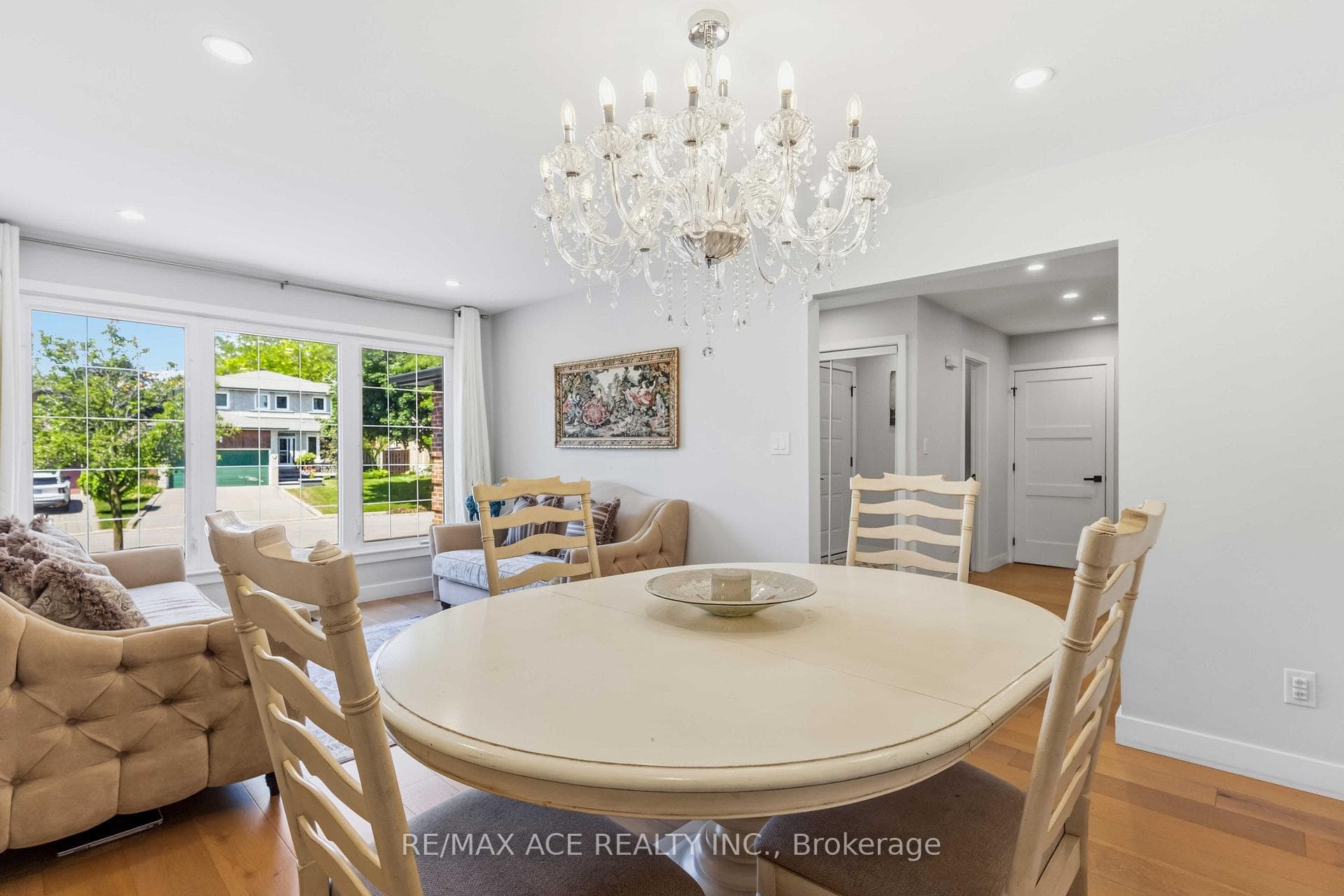 19 Barker Court photo 8
