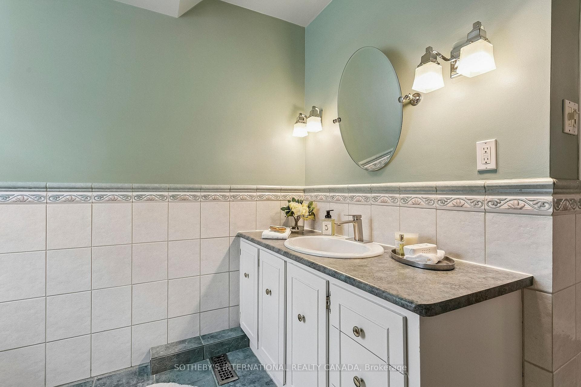 35 Shadwick Drive photo 31