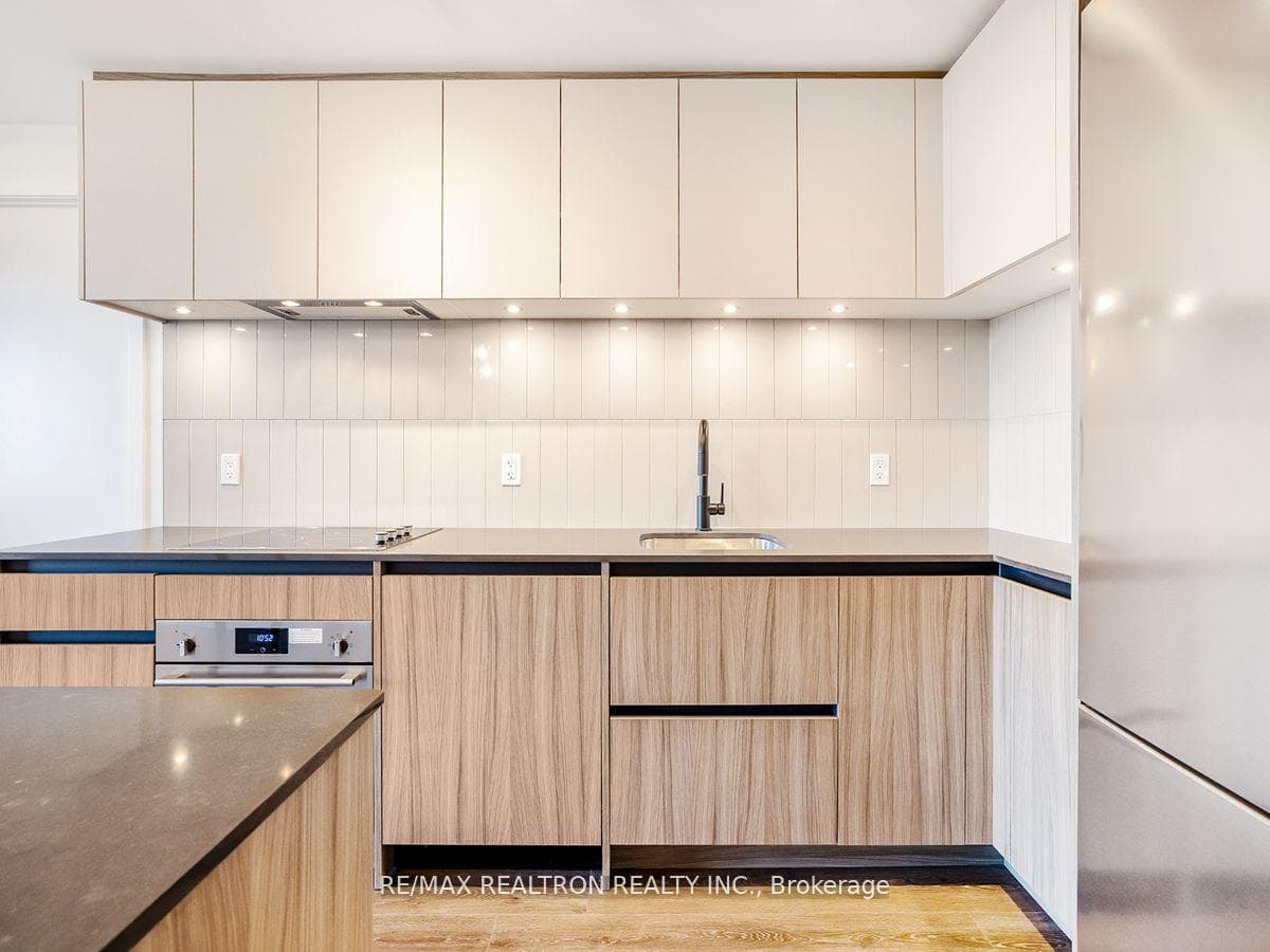 7950 Bathurst Street Unit B1609 photo 15
