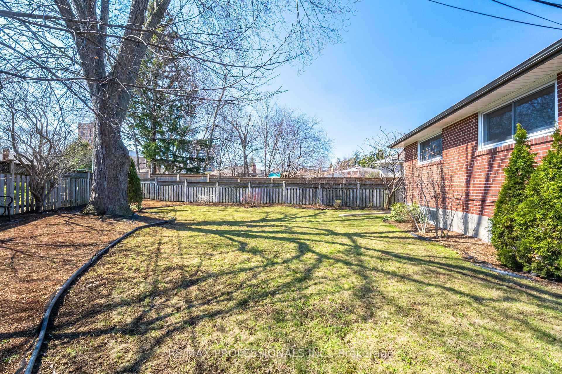 9 Halbadier Place photo 30