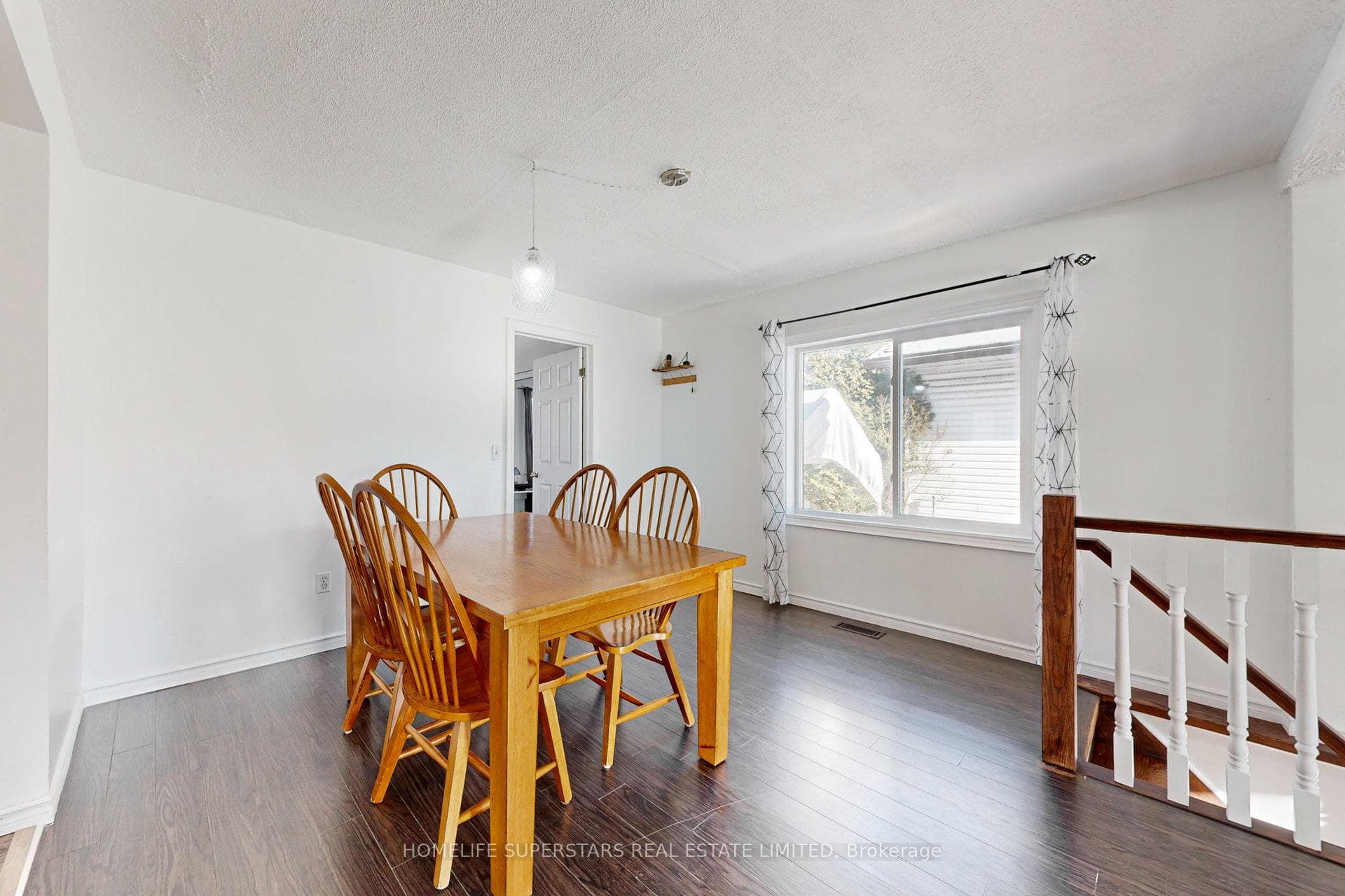 256 Annis Street photo 9