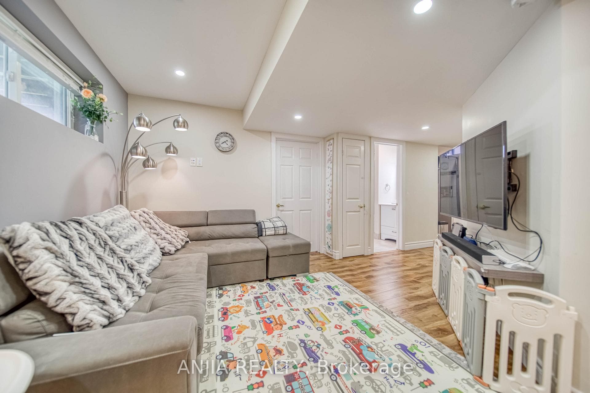 329 Richard Underhill Avenue photo 31