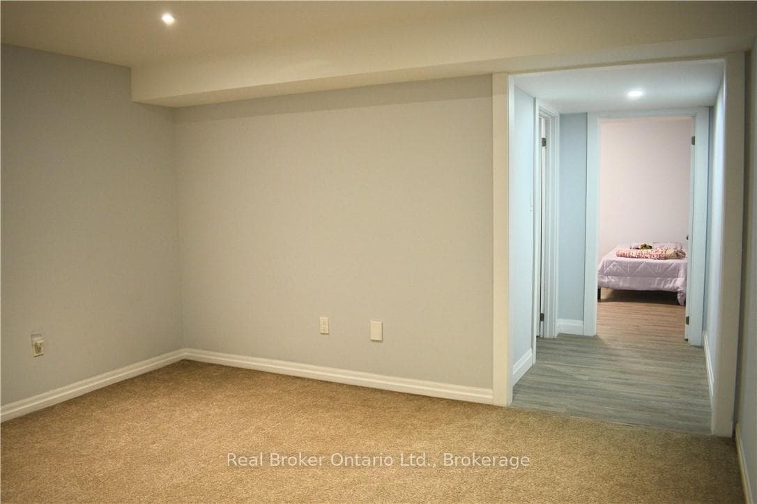 1 Chamberlain Avenue Unit 9 photo 16