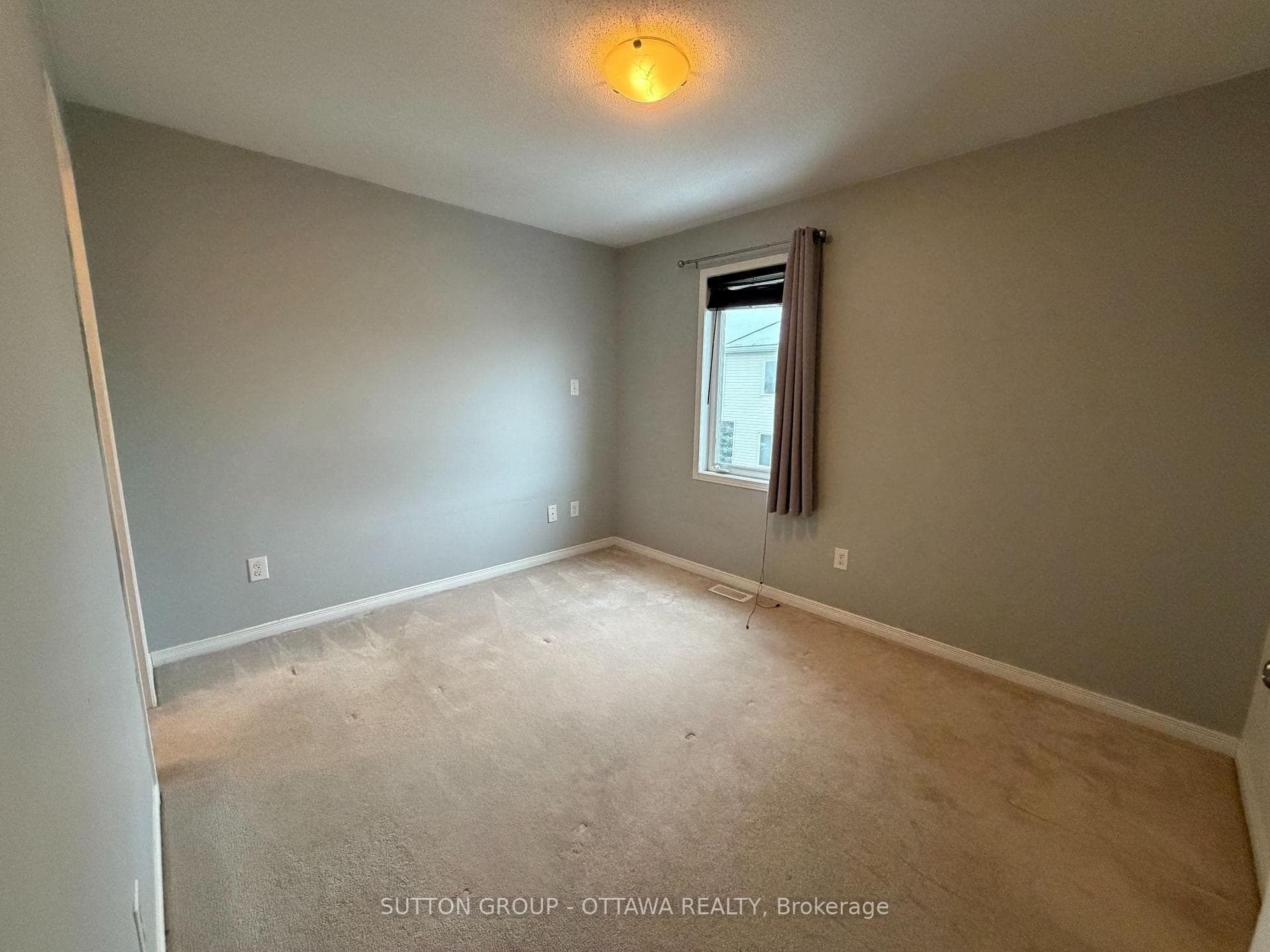 Primary bedroom with walk-in & en-suite