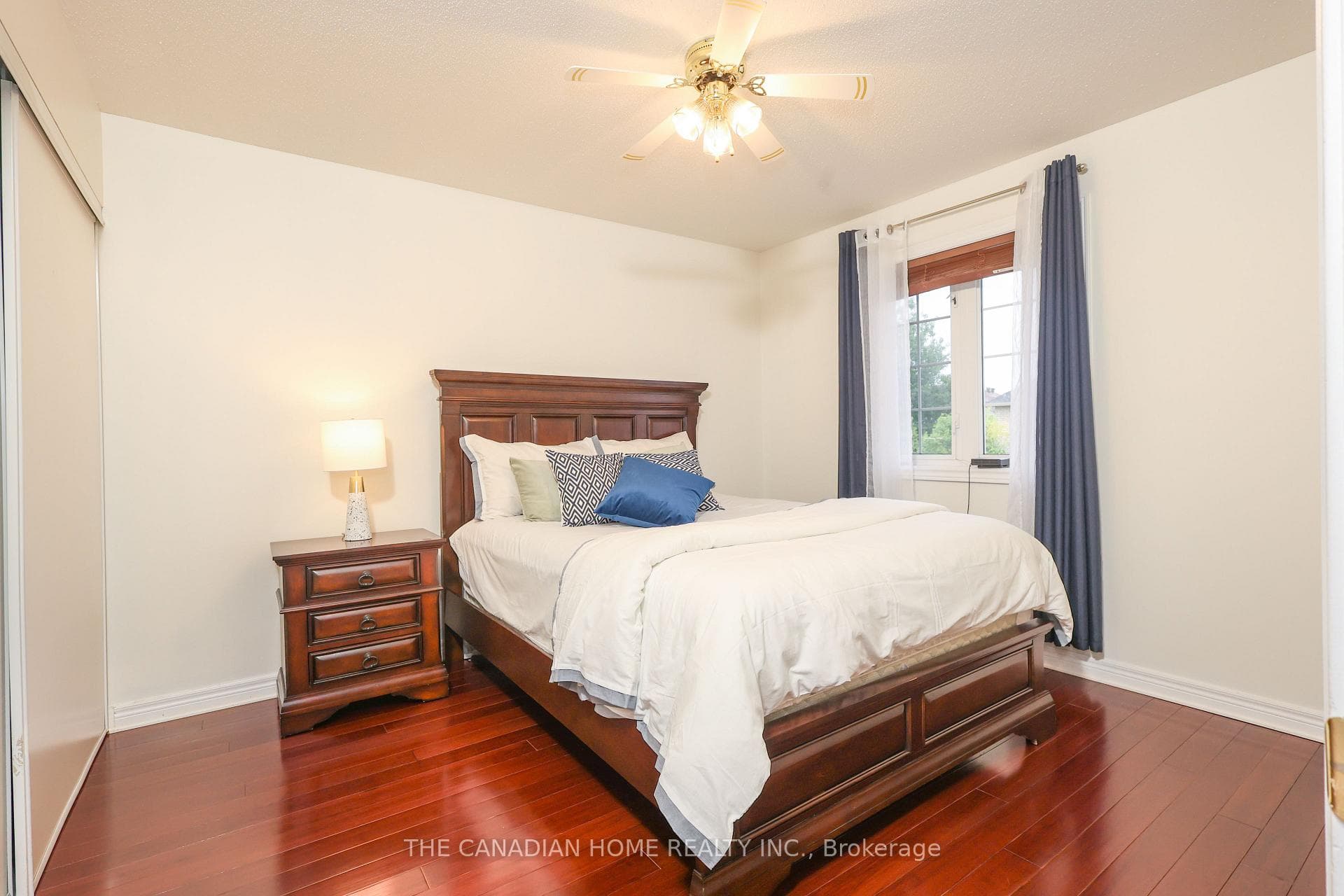 5187 Garland Crescent photo 20