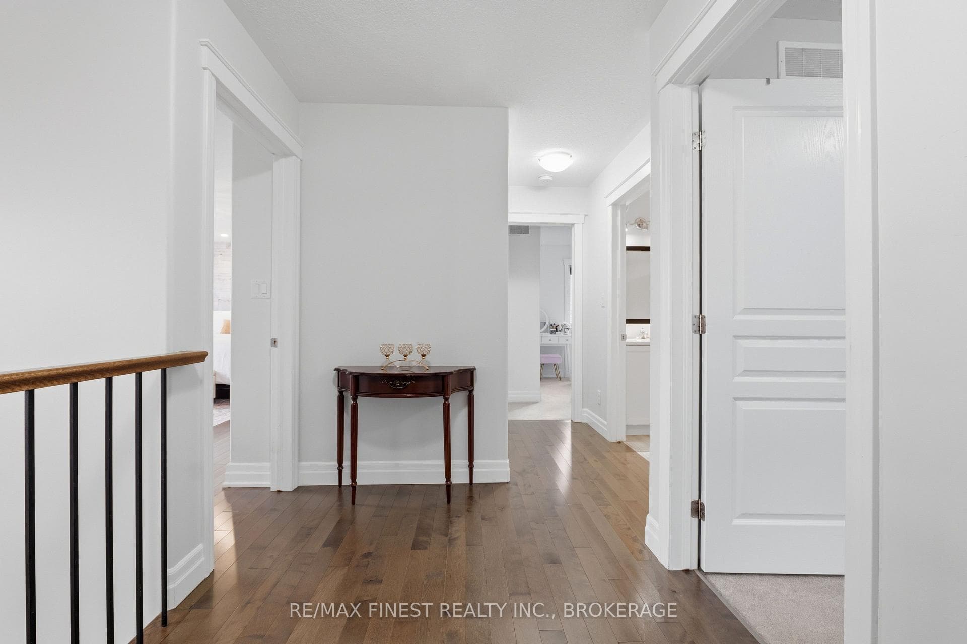 1298 CARFA Crescent photo 35