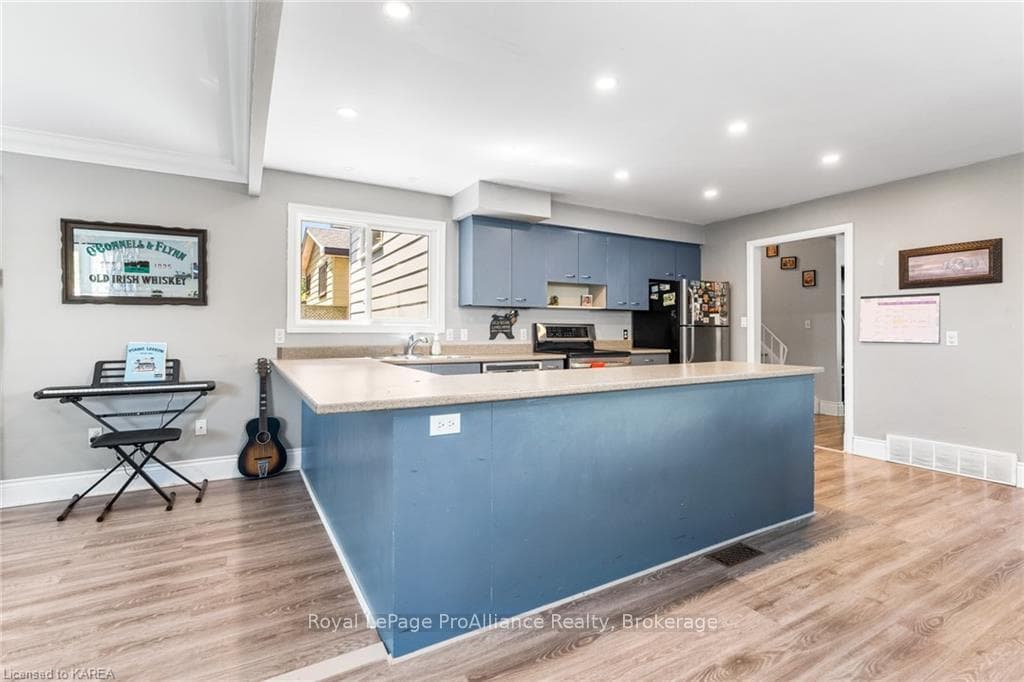 11 GREEN Drive photo 15