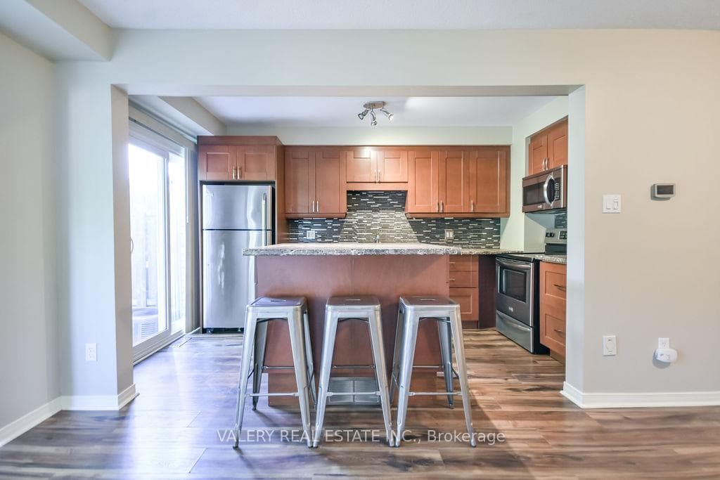 492 Laclie Street Unit 14 photo 5
