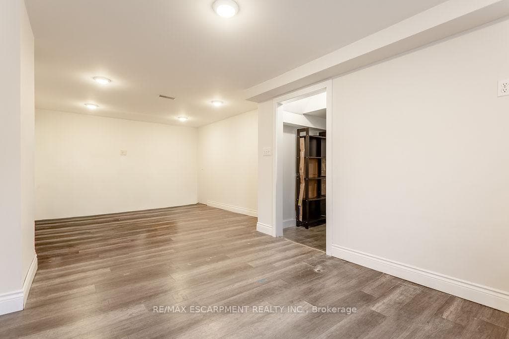 270 Beach Boulevard photo 32