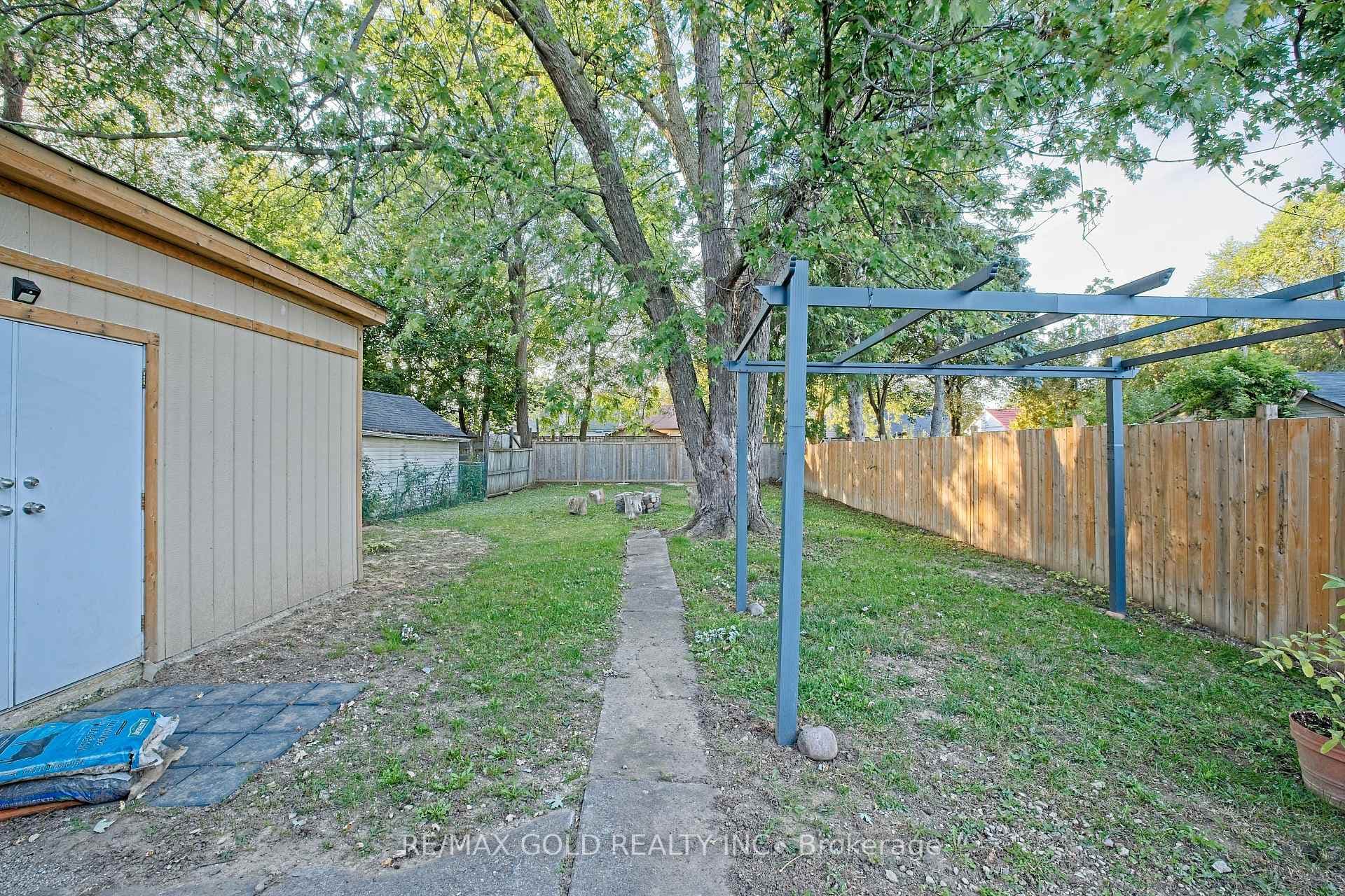 28 Royce Avenue photo 28
