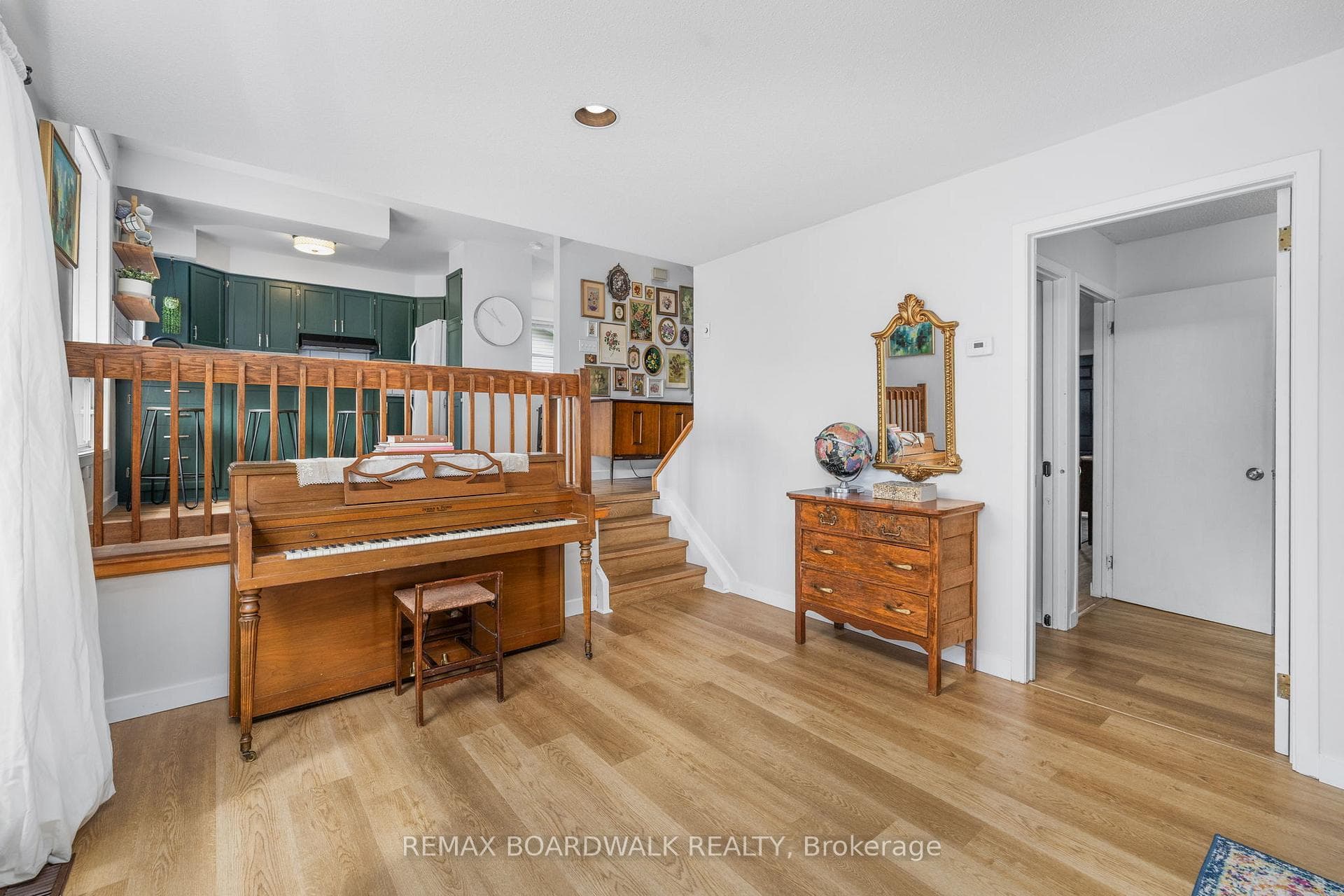 8 Jessie Drive photo 25