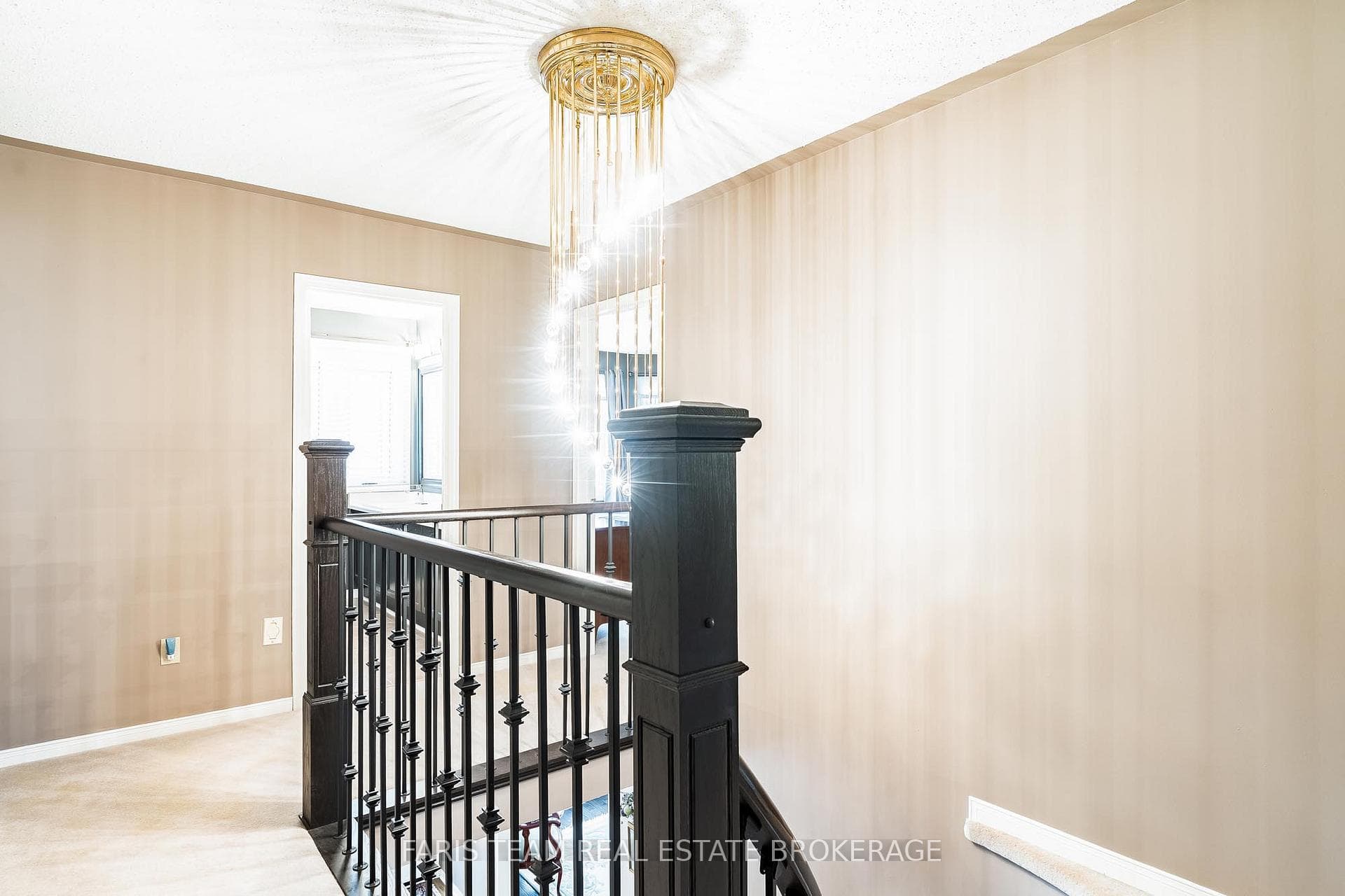 363 Grenville Avenue photo 32