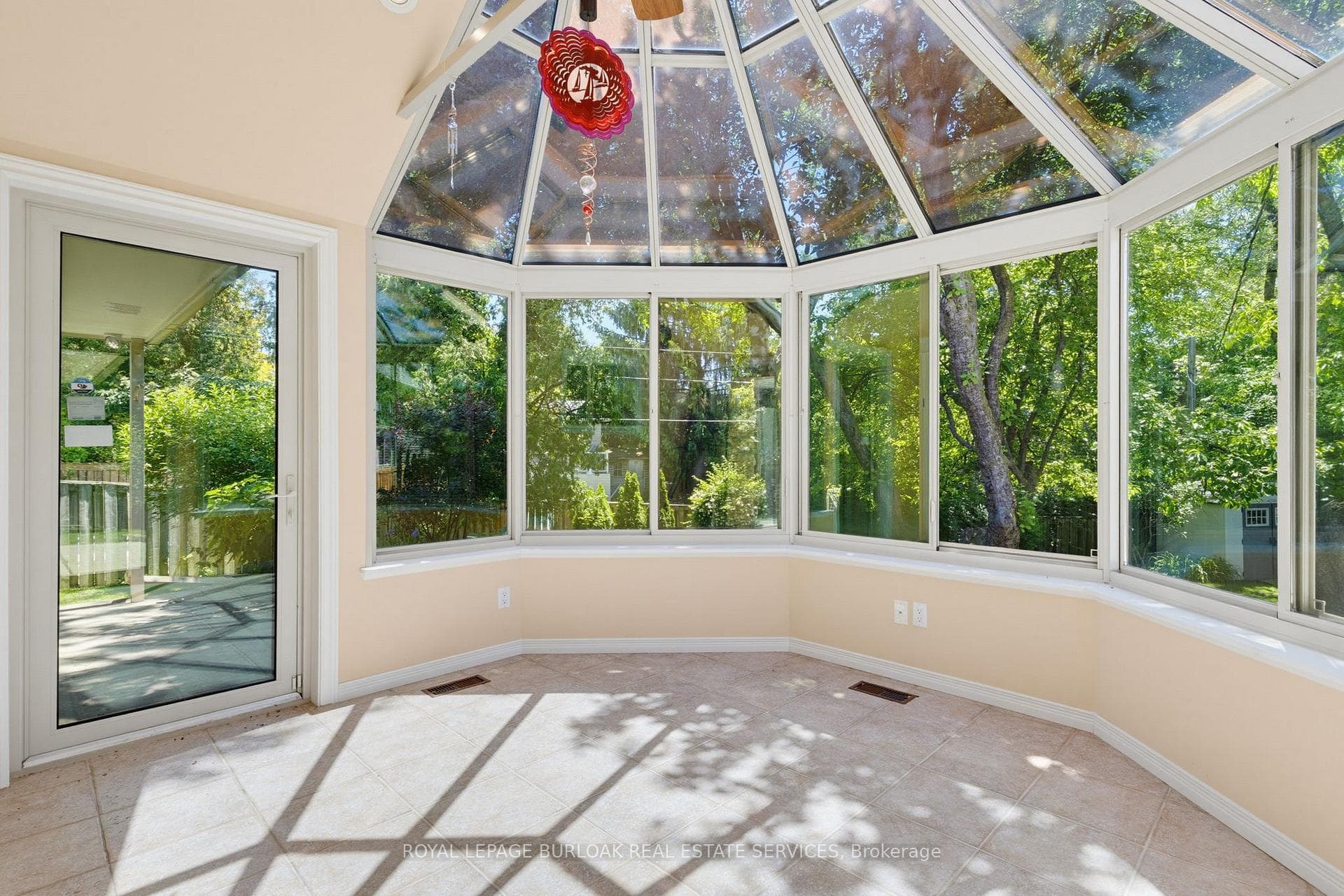 304 Oakwood Court photo 22