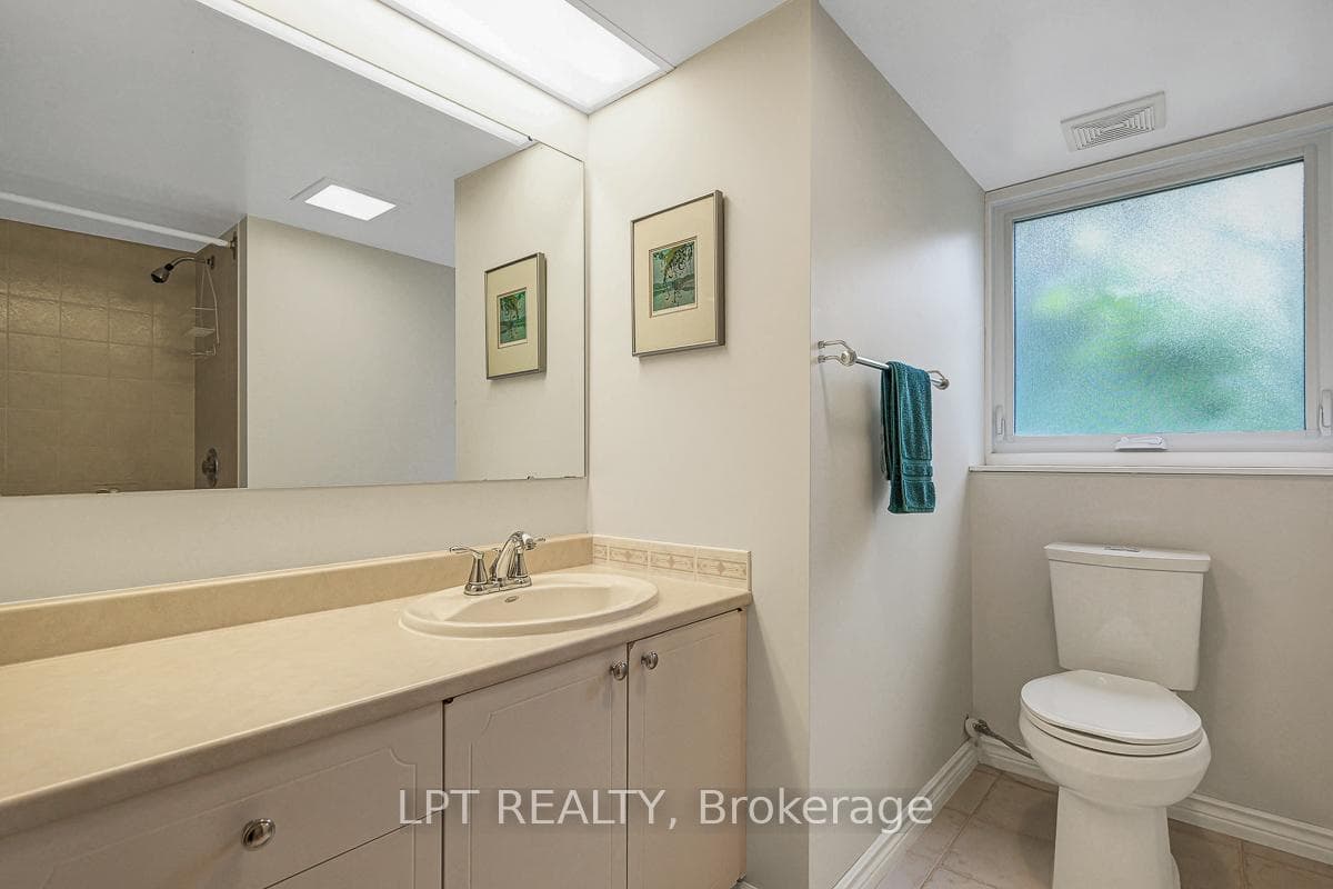 1772 Dunkirk Crescent photo 29