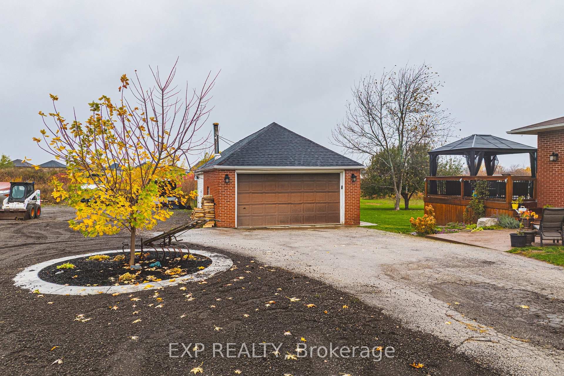 70 Webster Road photo 9