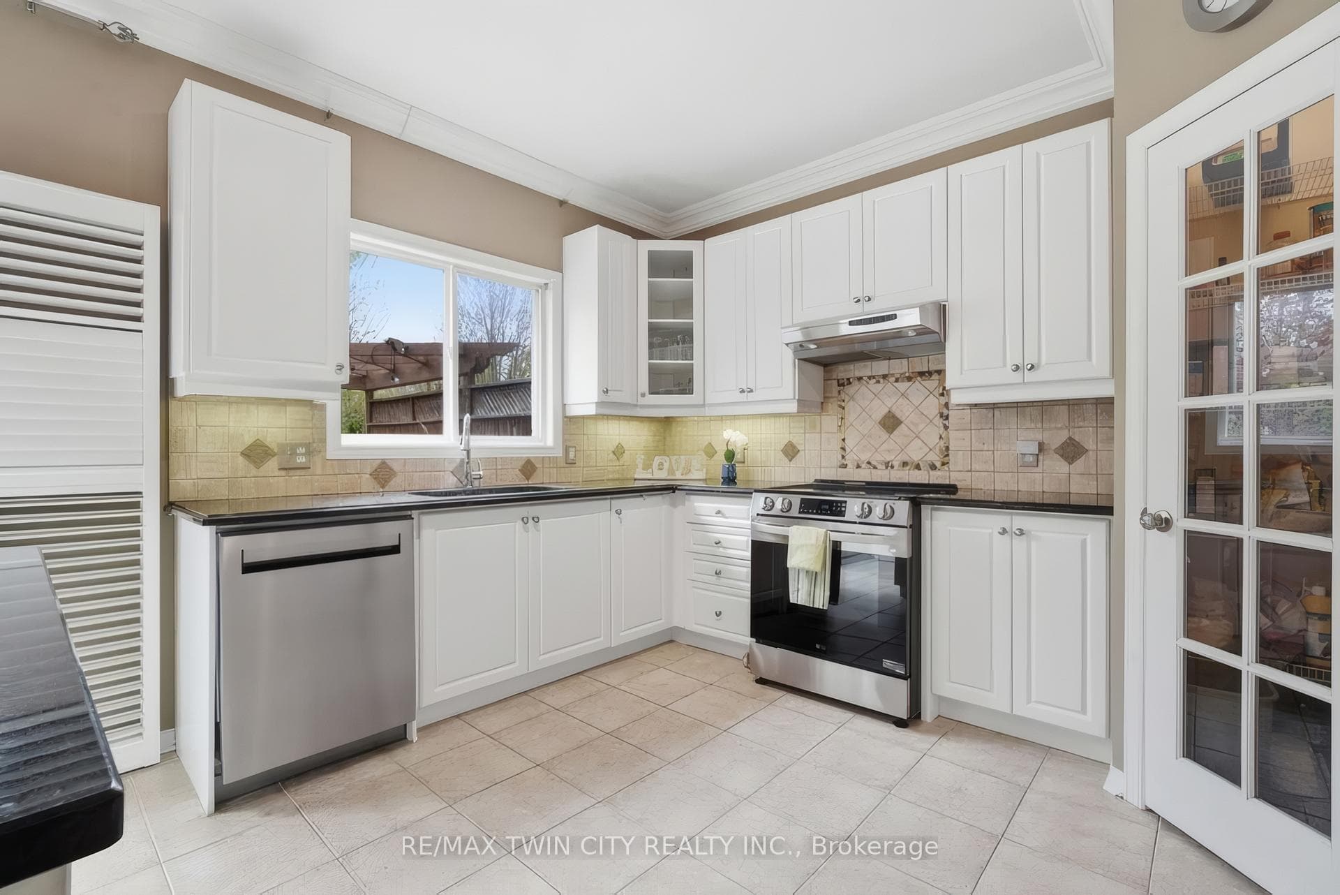 26 Knox Court photo 13