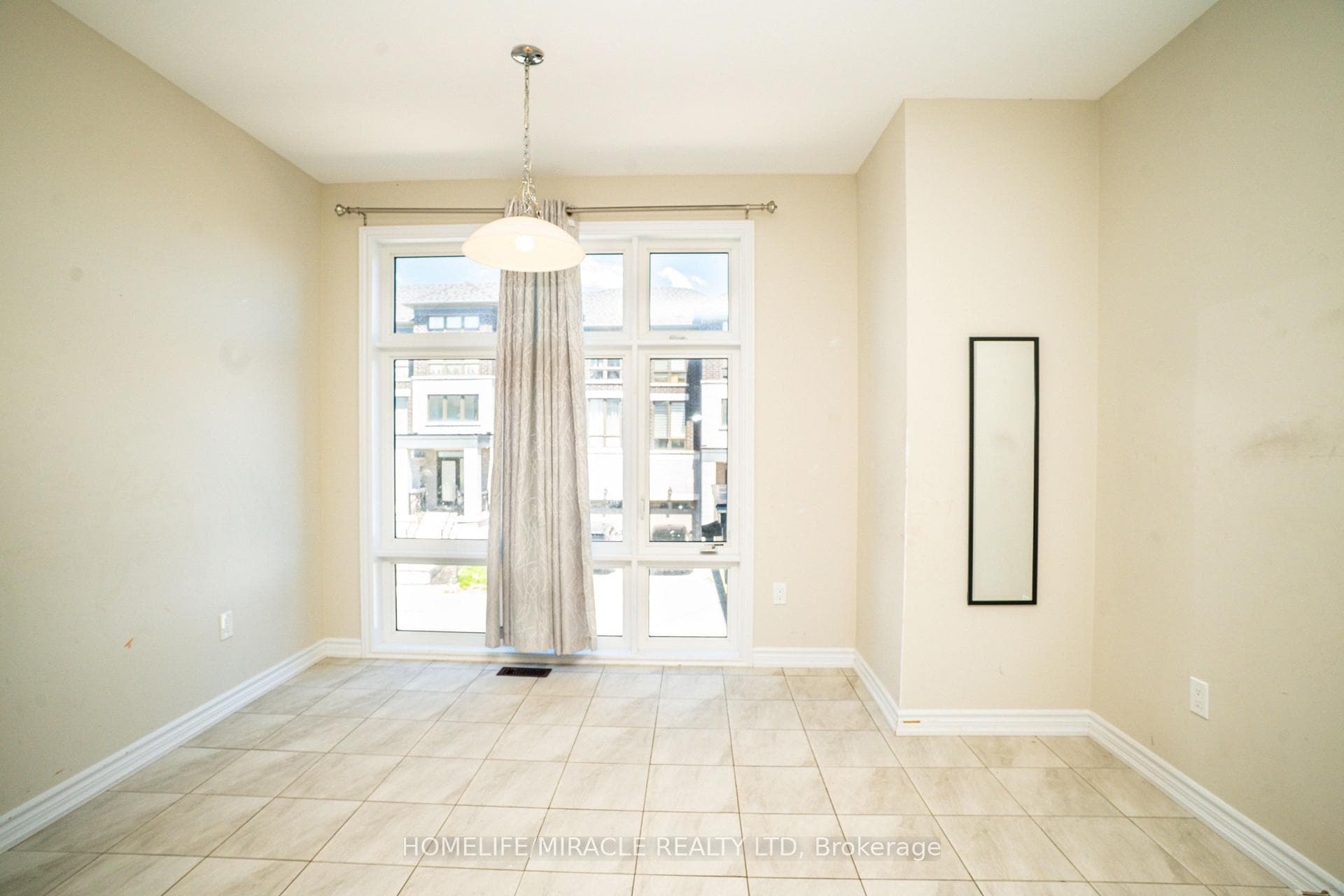 52 Douet Lane photo 12