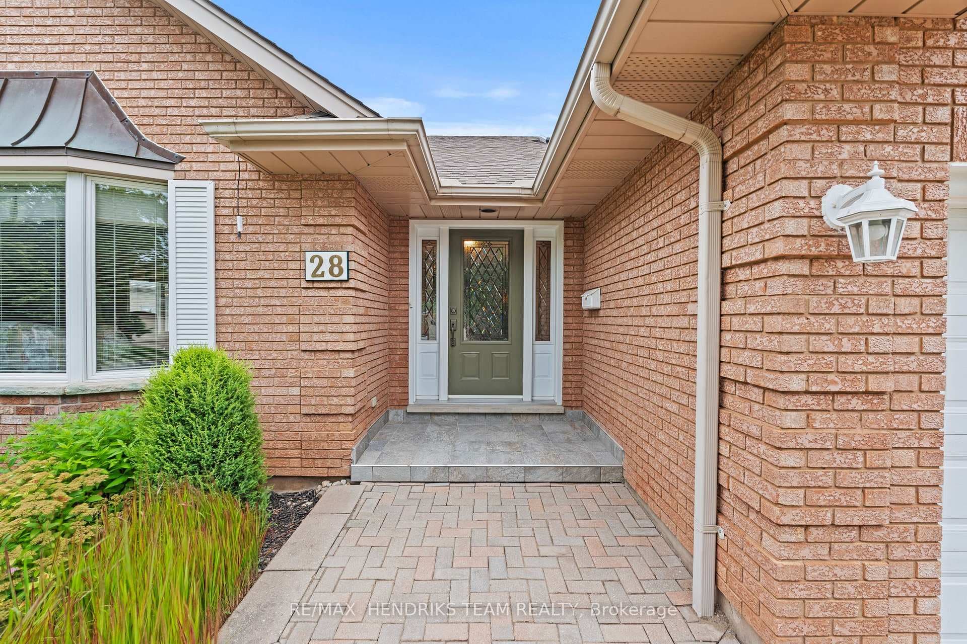 28 Heritage Lane photo 4