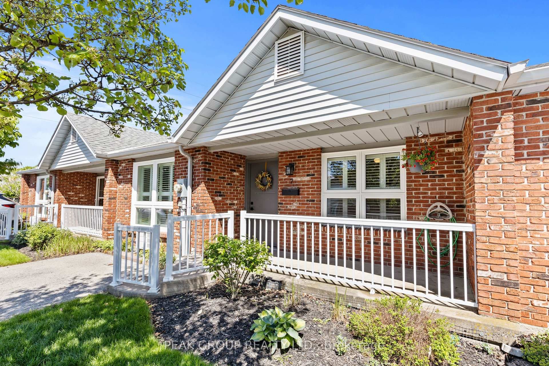 226 Vansickle Road Unit 7 photo 2