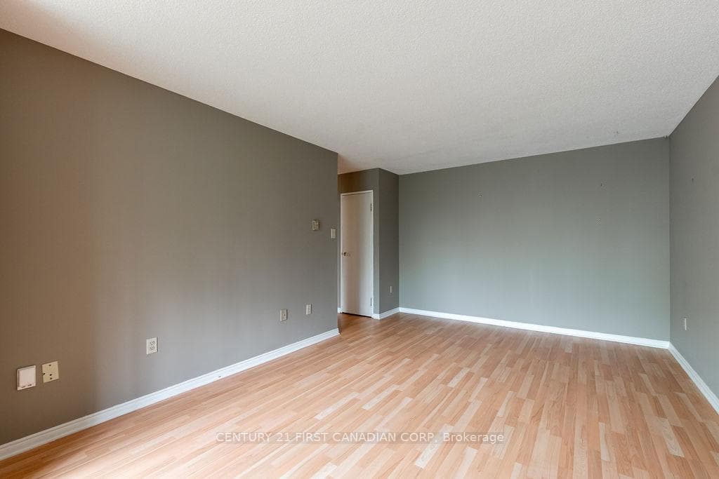 135 Base Line Road Unit 301 photo 10