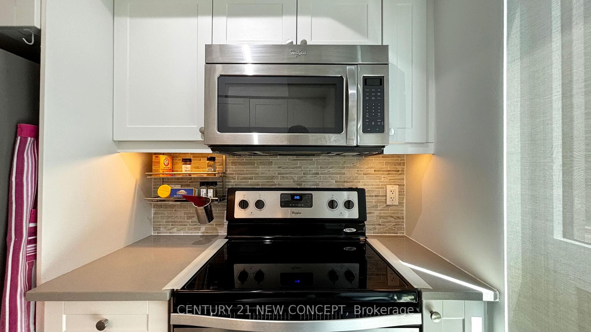 25 Lower Simcoe Street Unit 808 photo 21