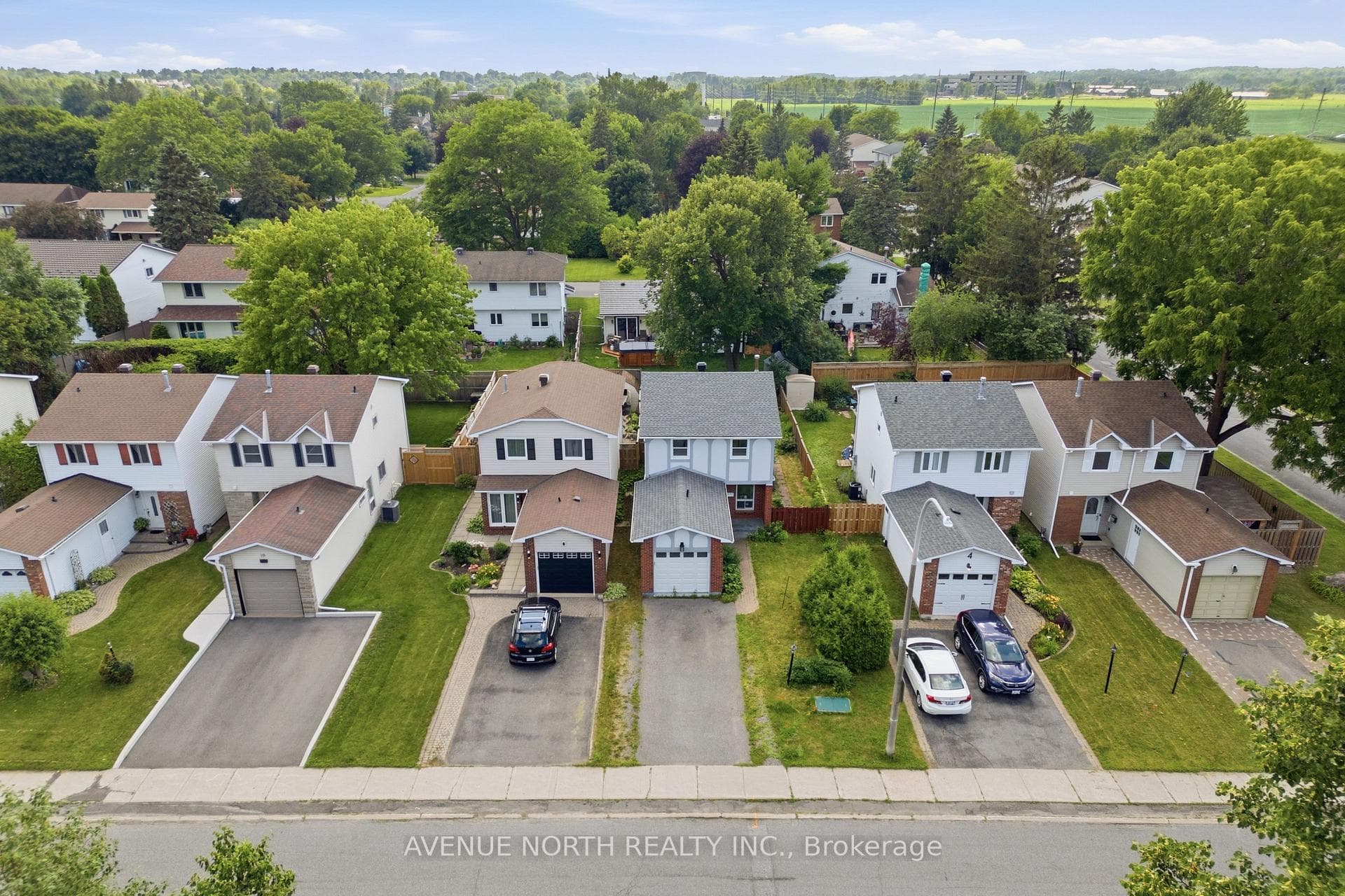 6 WOLFGANG Drive photo 2