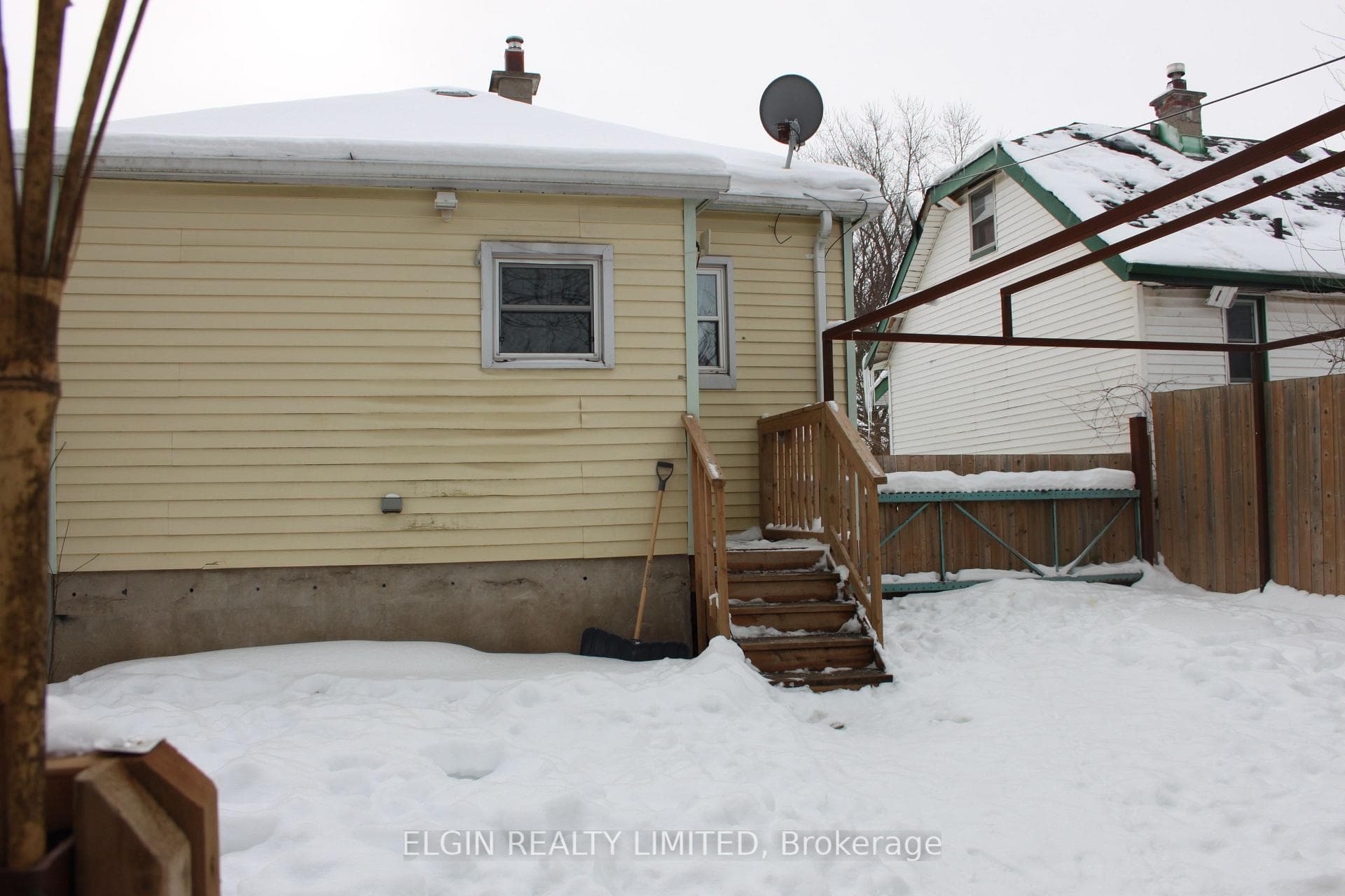 1626 Churchill Avenue photo 4