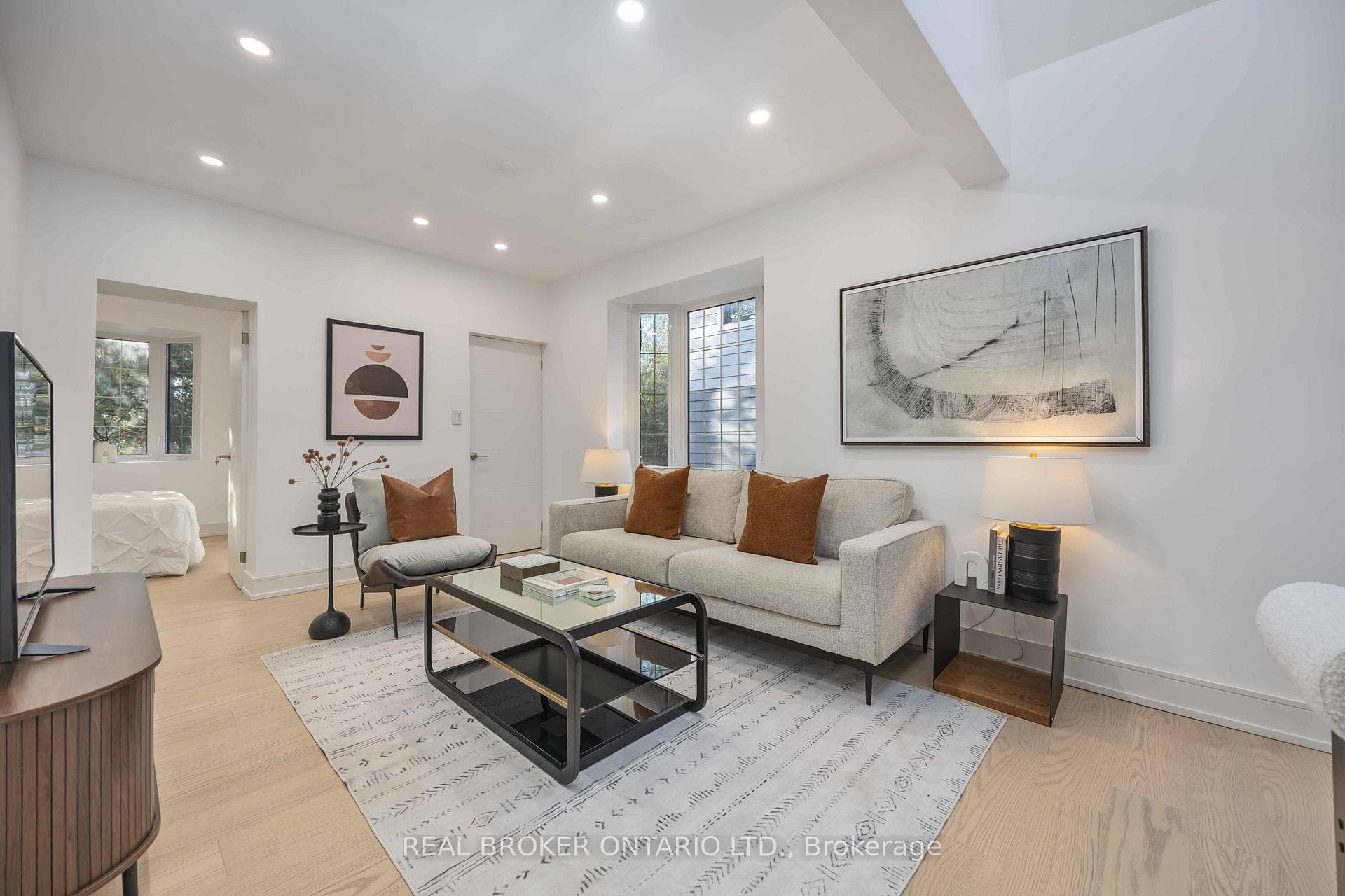152 Pickering Street photo 5