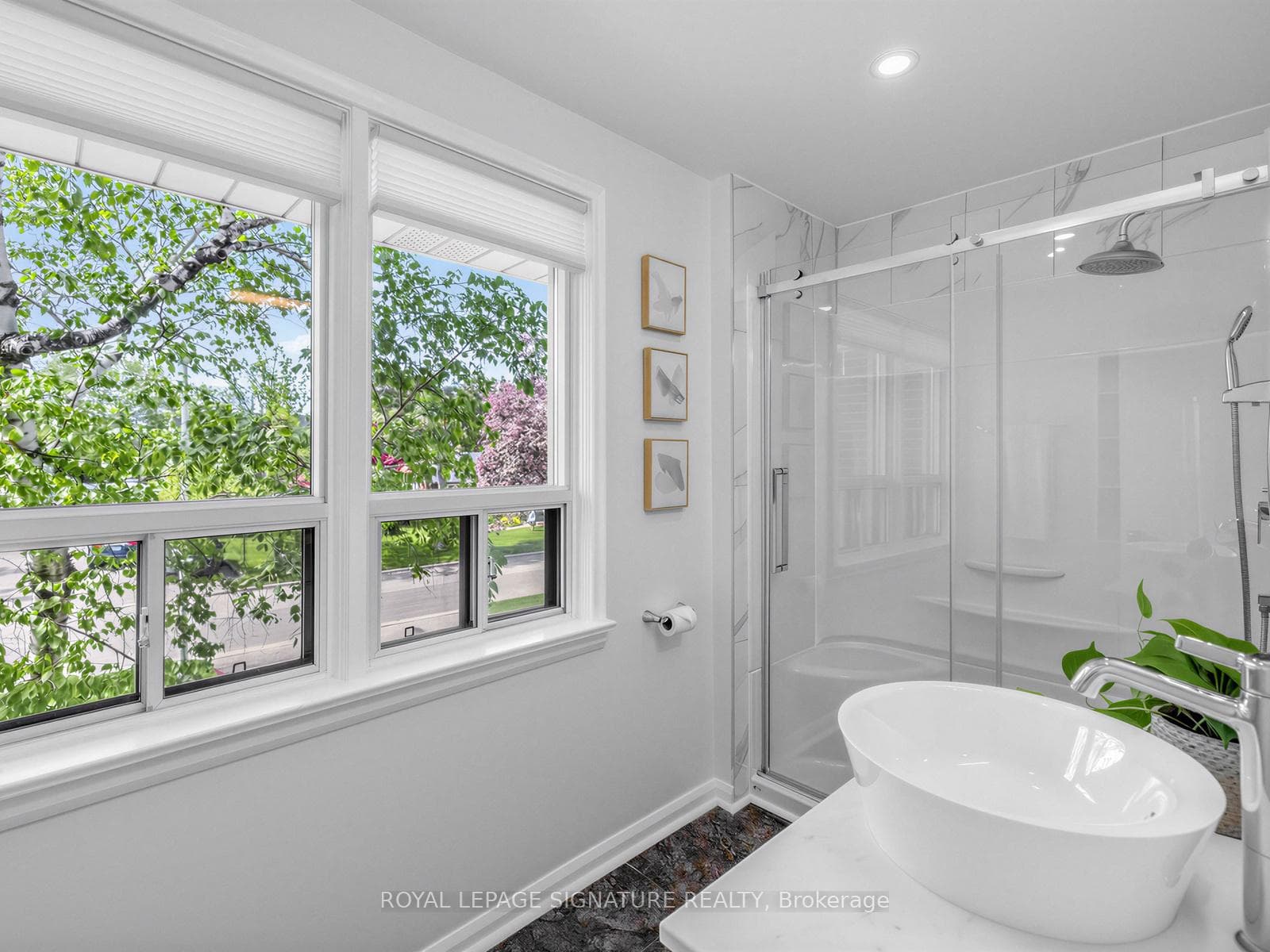 46 Plateau Crescent photo 24