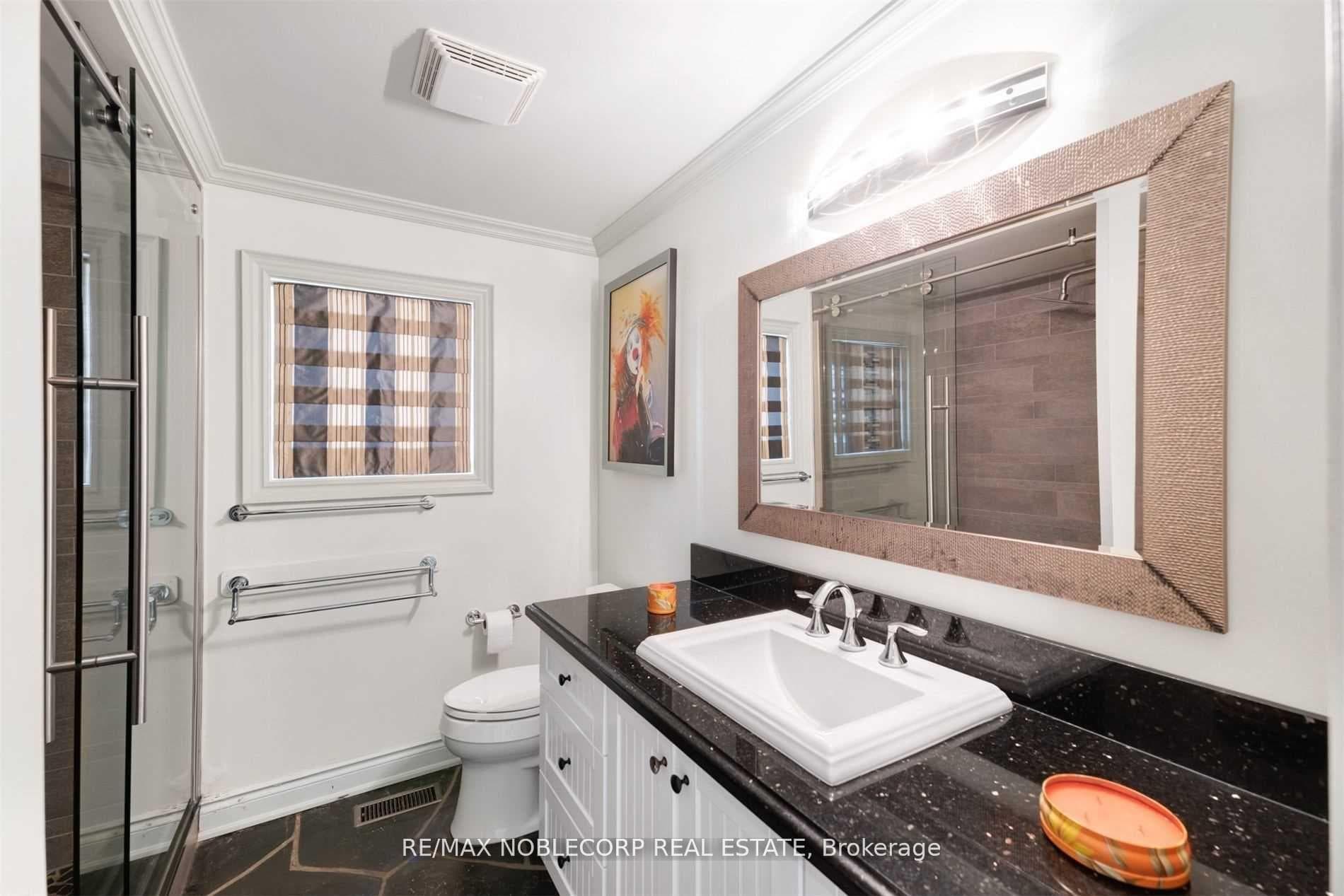 2471 Leonard Street photo 22
