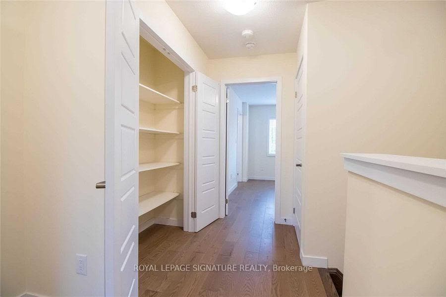 76 Scarletwood Street photo 22