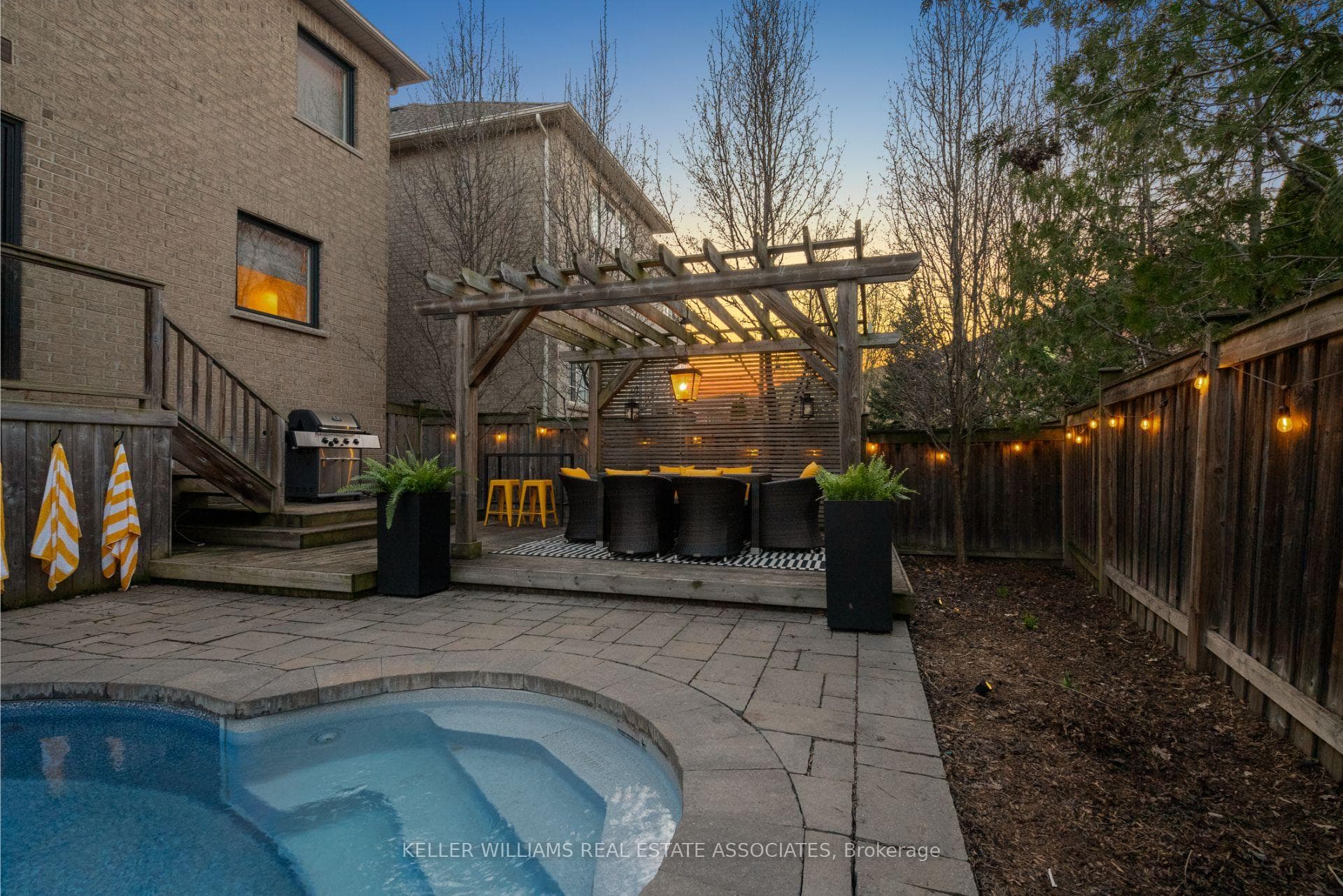 281 Admiral Drive photo 38