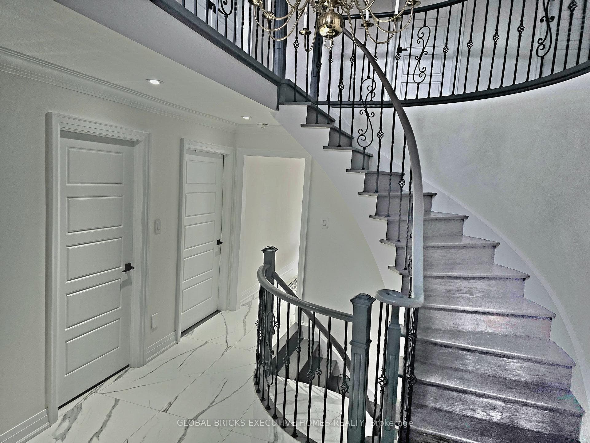 99 Benjamin Drive photo 6