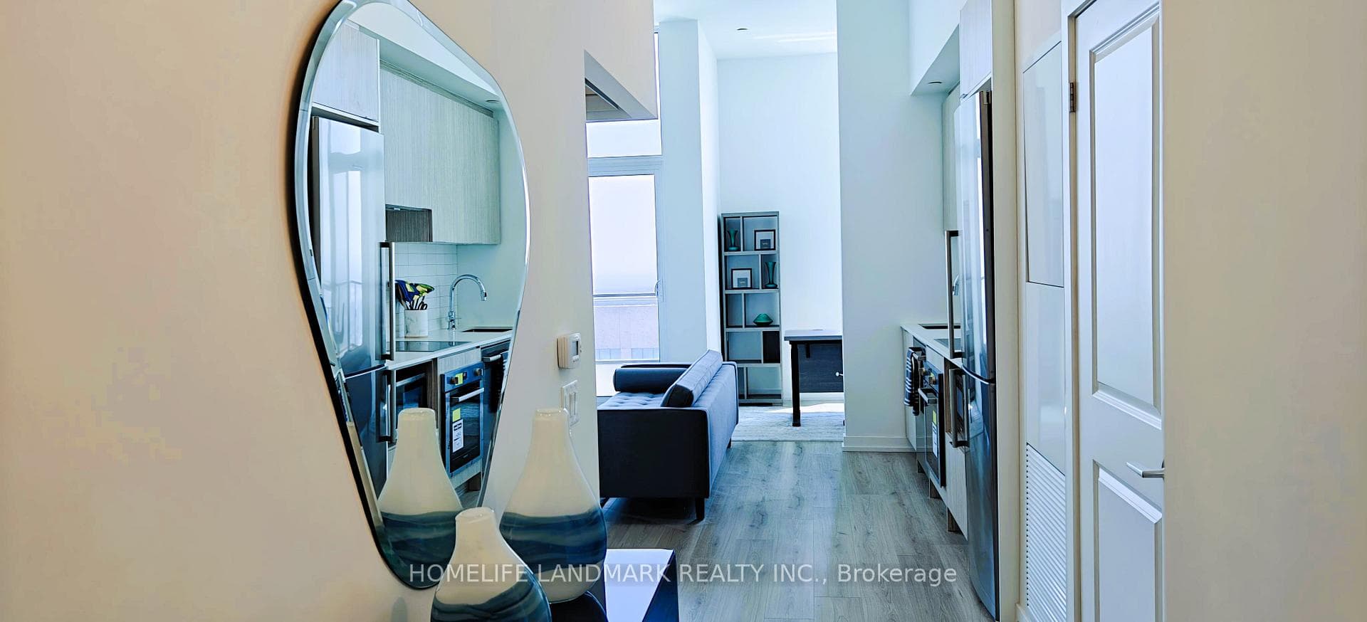395 Bloor Street Unit 5501 photo 4