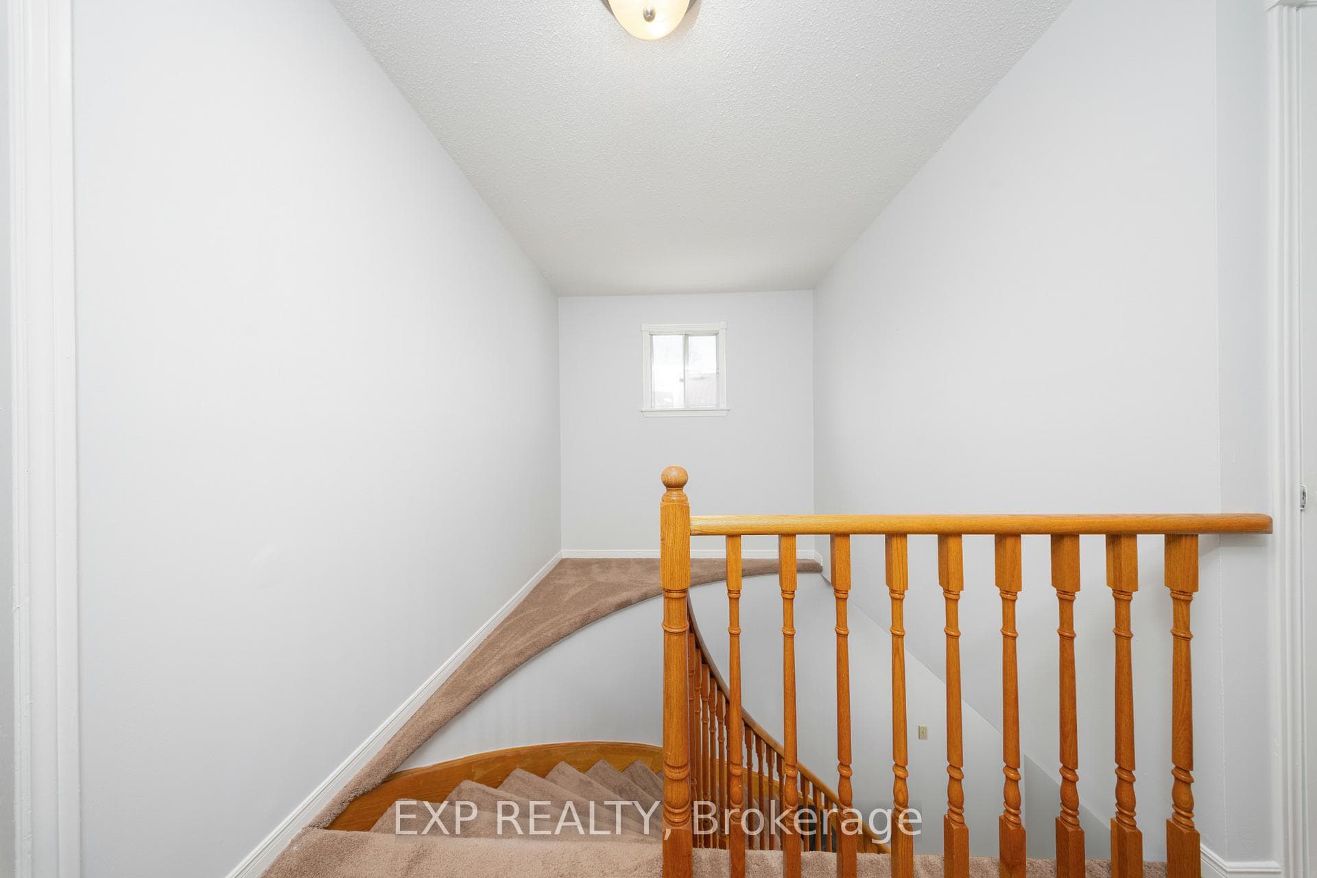 125 Overbank Drive photo 17