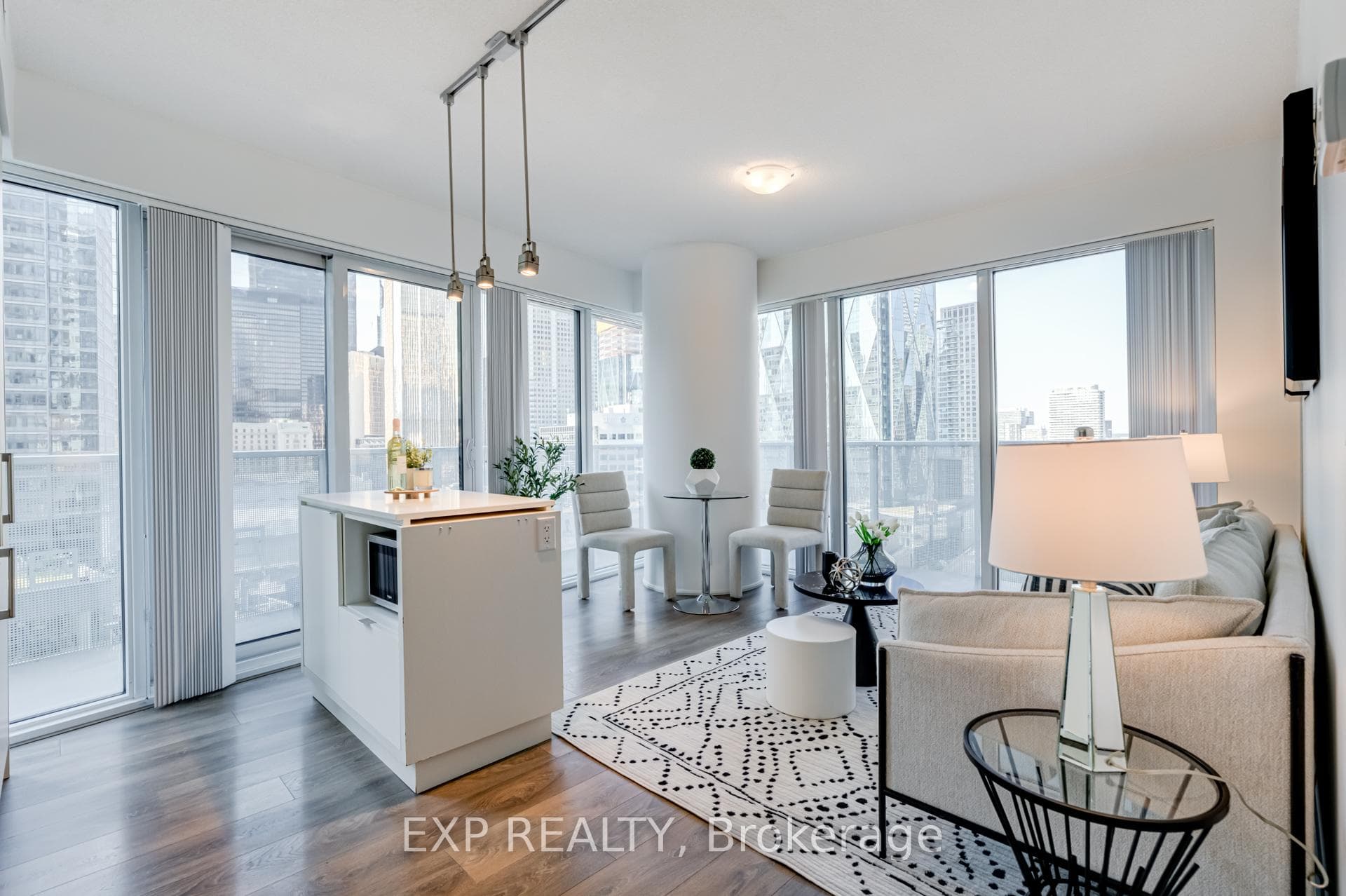 100 Harbour Street Unit 1604 photo 3