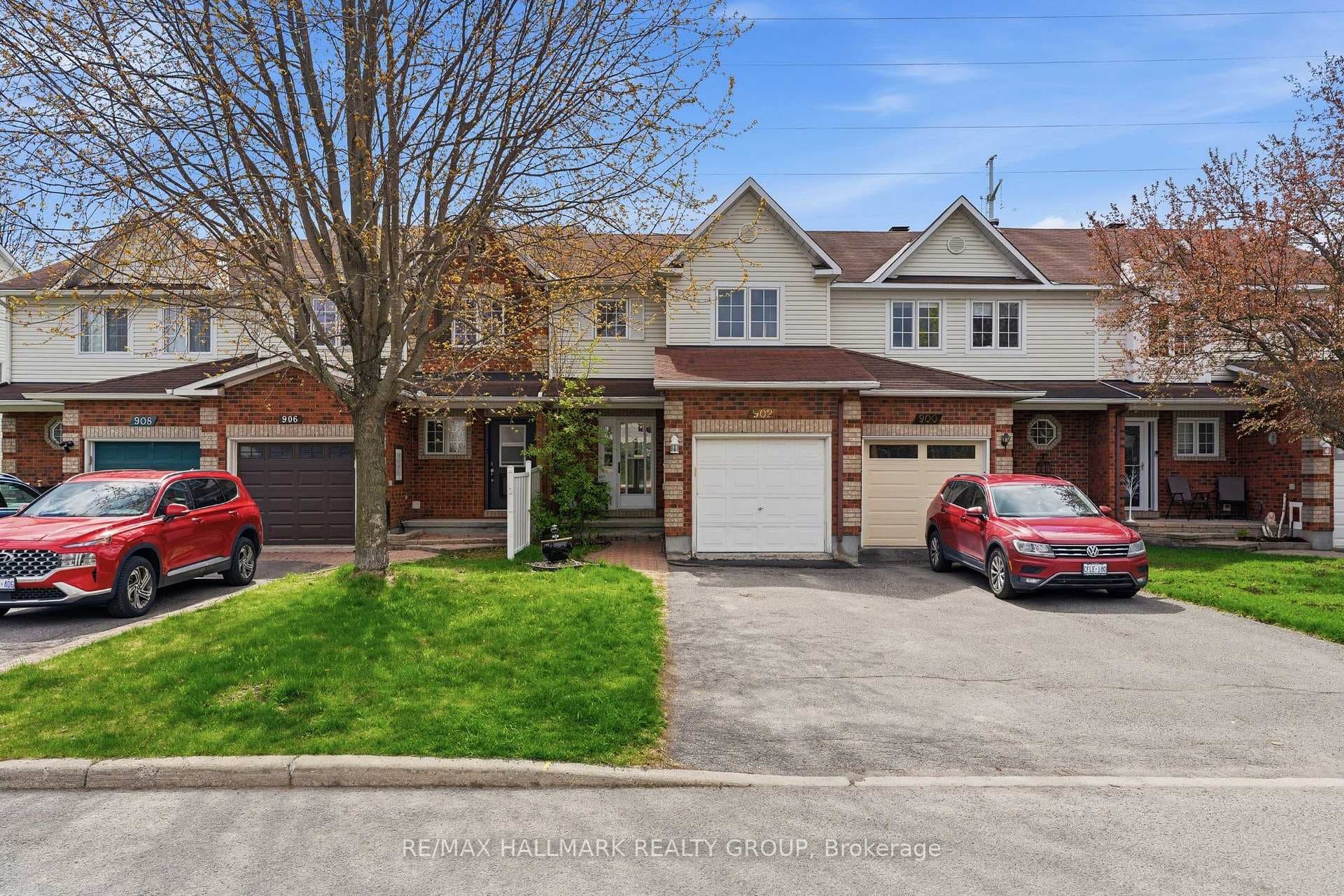 902 Paradise Crescent photo 2