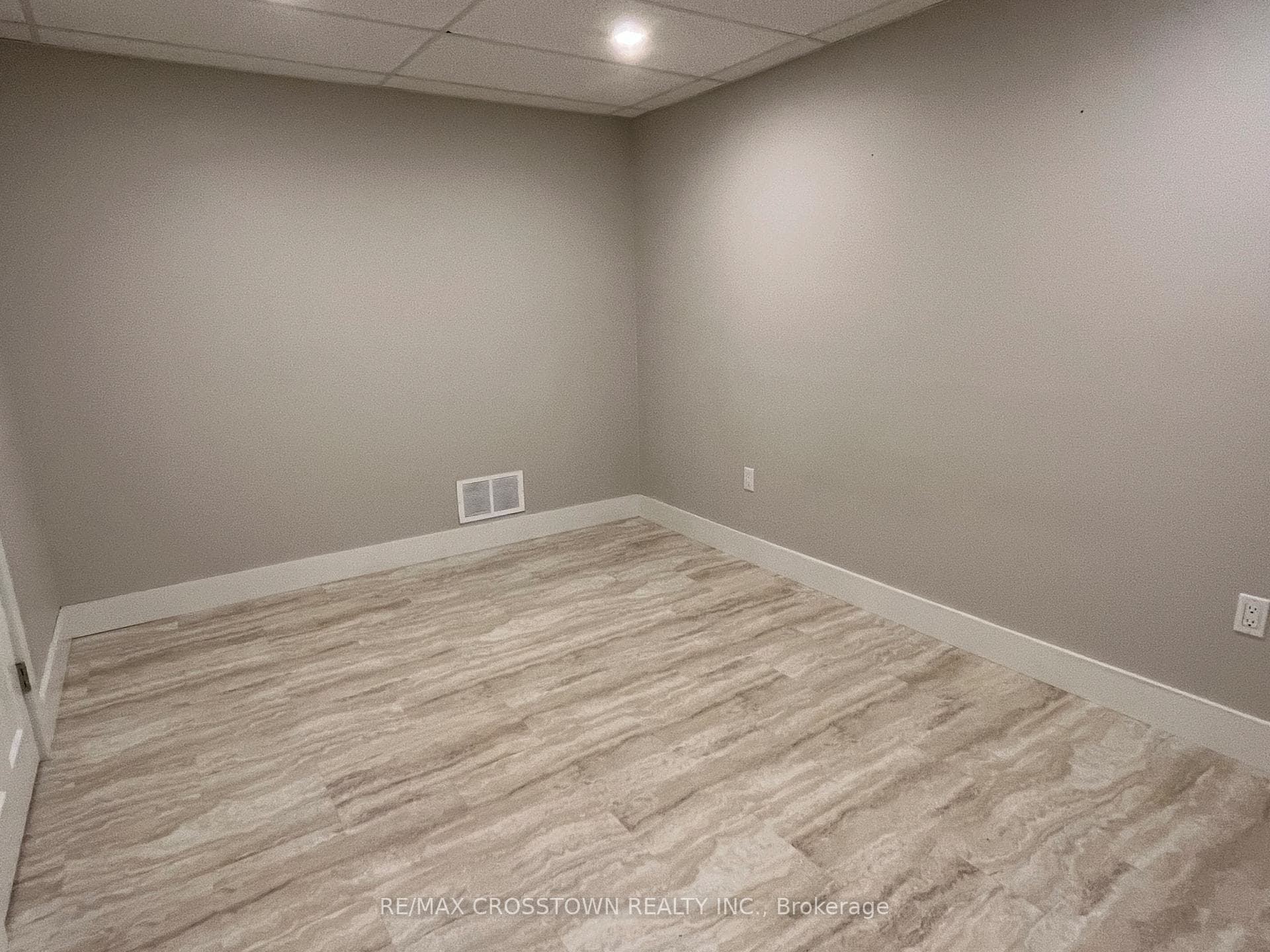 23 Free Drive Unit Lower photo 17